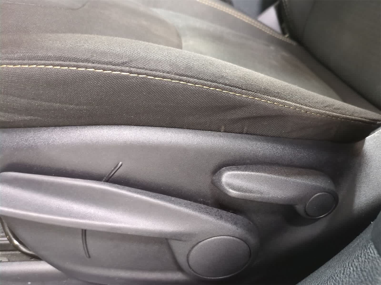 Thumbnail: 2016 Jeep Cherokee - 17