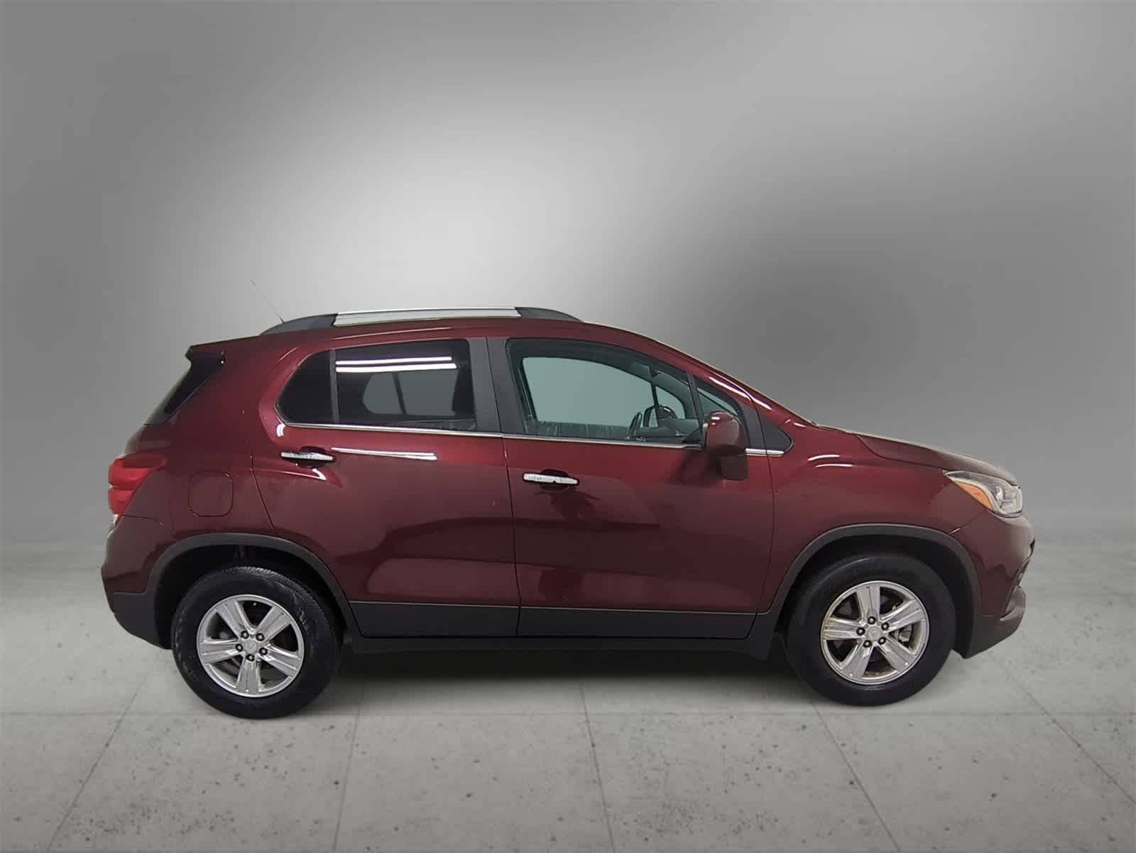 Thumbnail: 2017 Chevrolet Trax - 9