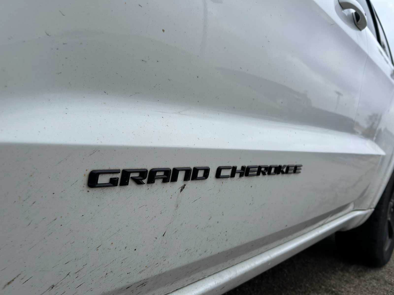 Thumbnail: 2015 Jeep Grand Cherokee - 21