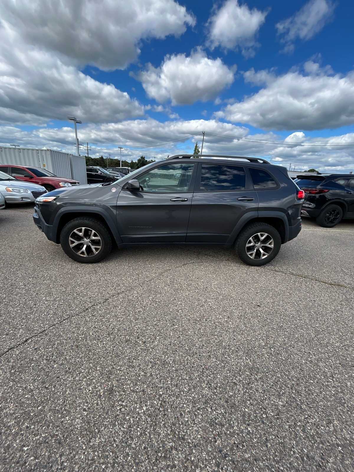 Thumbnail: 2015 Jeep Cherokee - 23