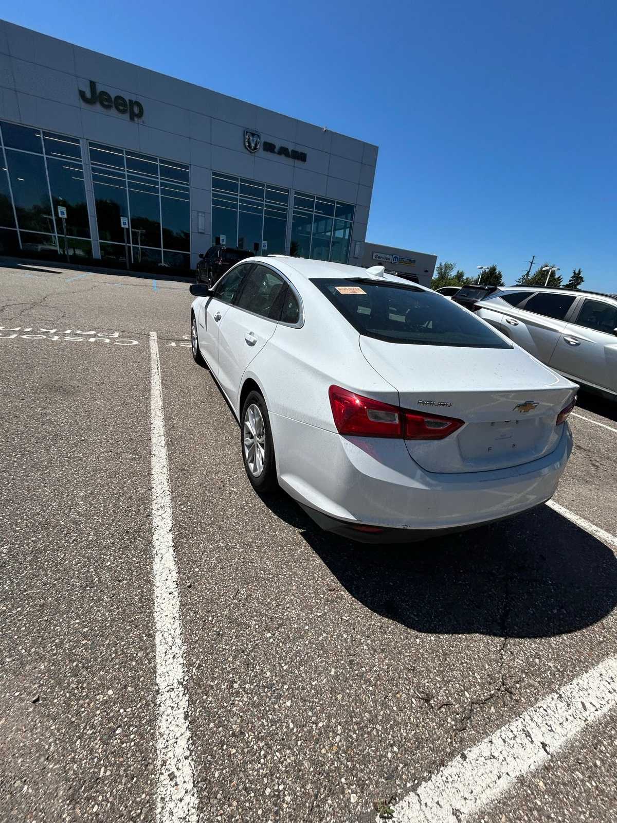 Thumbnail: 2023 Chevrolet Malibu - 21