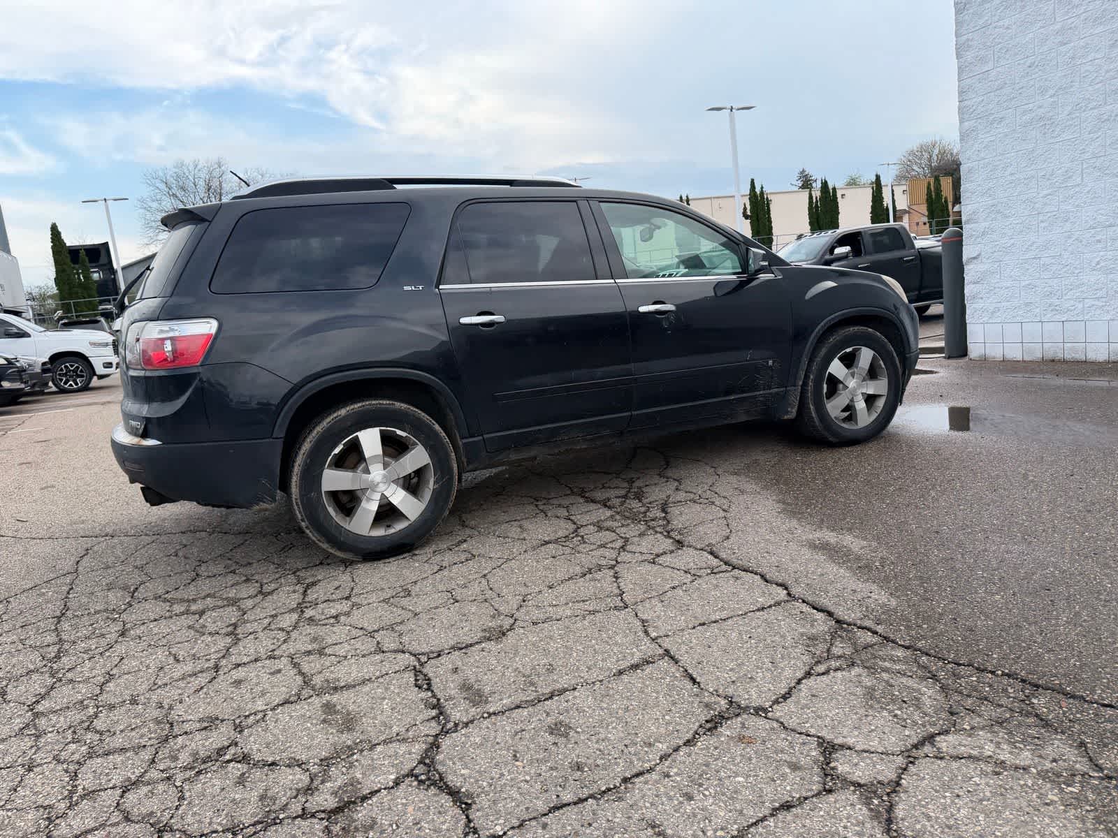 Thumbnail: 2009 GMC Acadia - 14