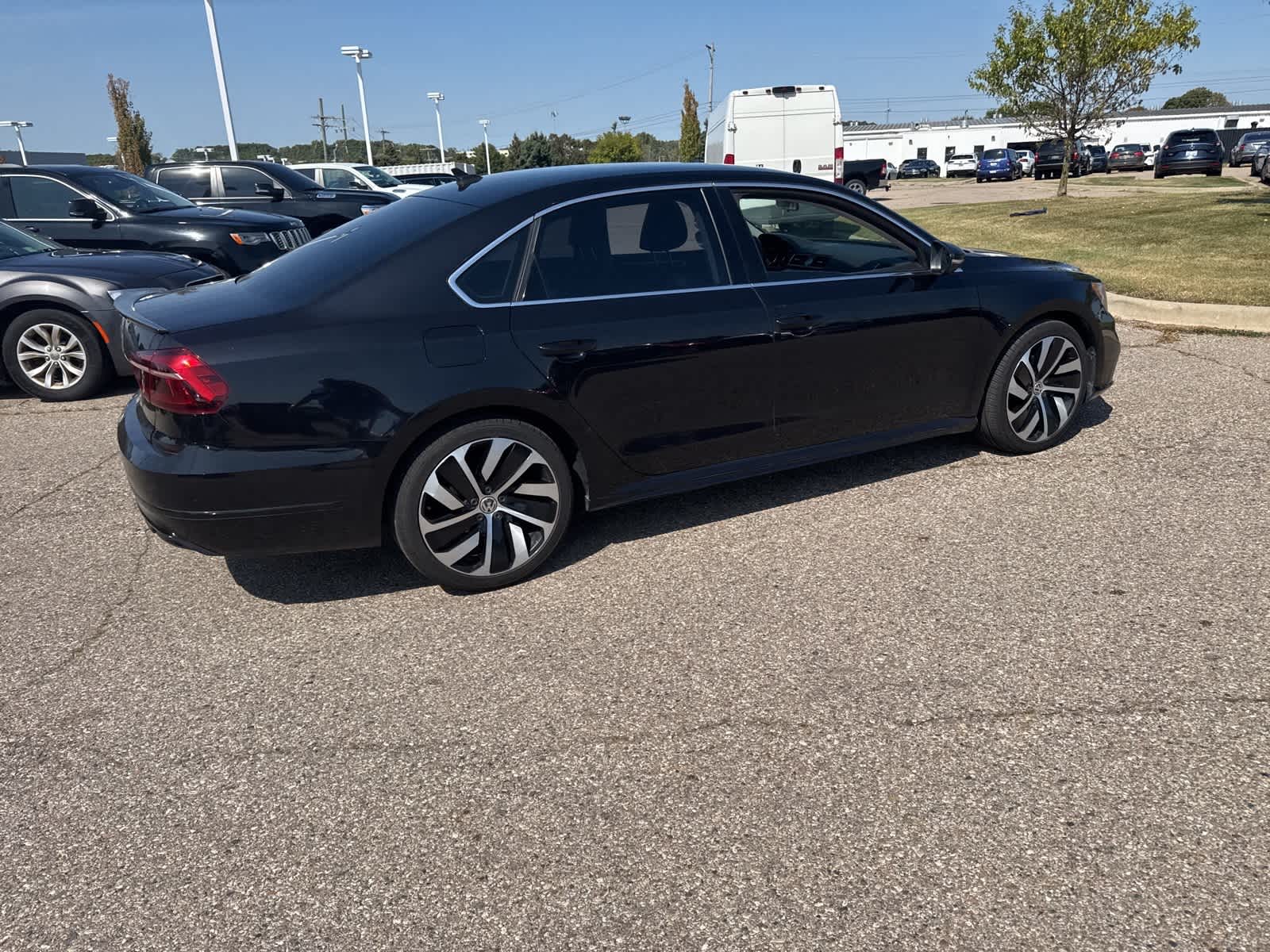 Thumbnail: 2017 Volkswagen Passat - 11