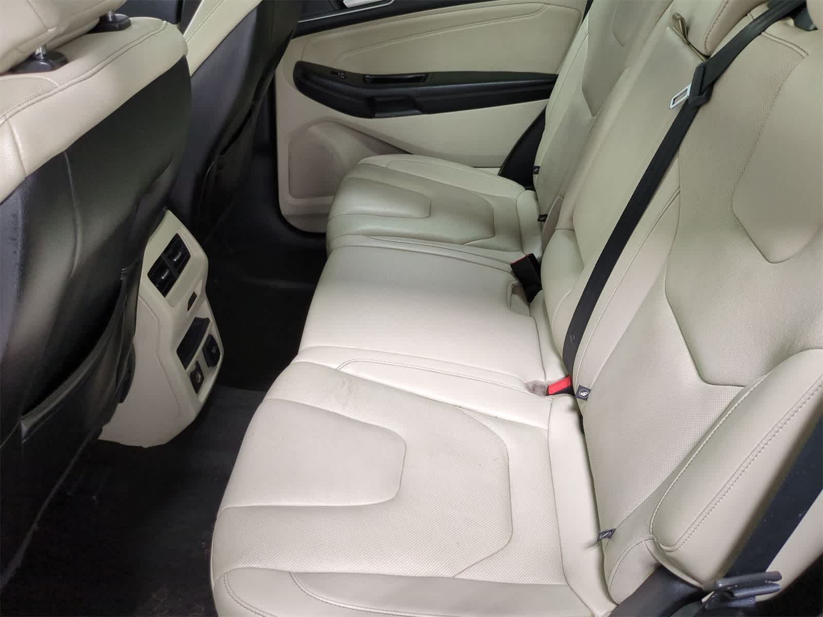 Thumbnail: 2020 Ford Edge - 21