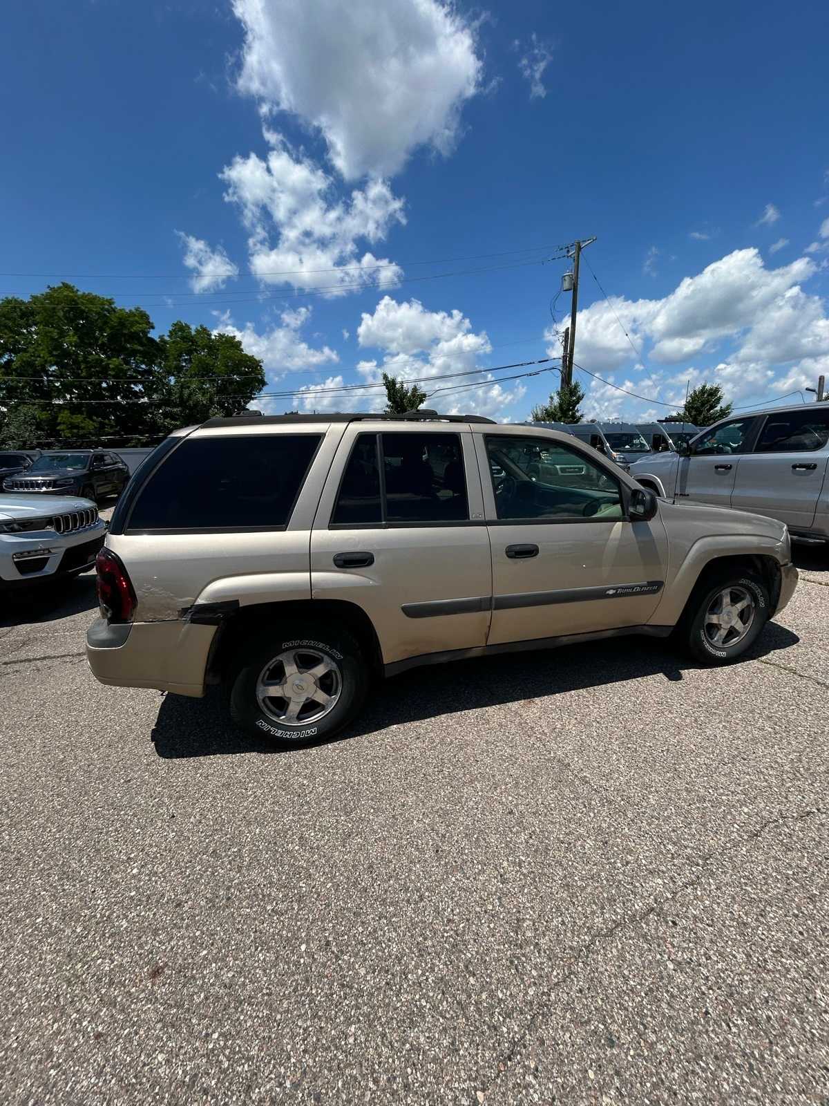 Thumbnail: 2004 Chevrolet TrailBlazer - 14