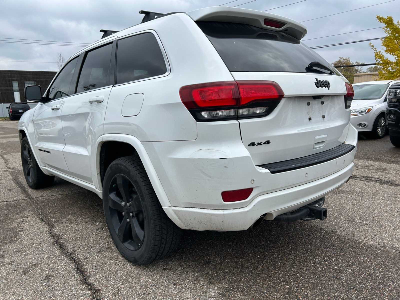 Thumbnail: 2015 Jeep Grand Cherokee - 17