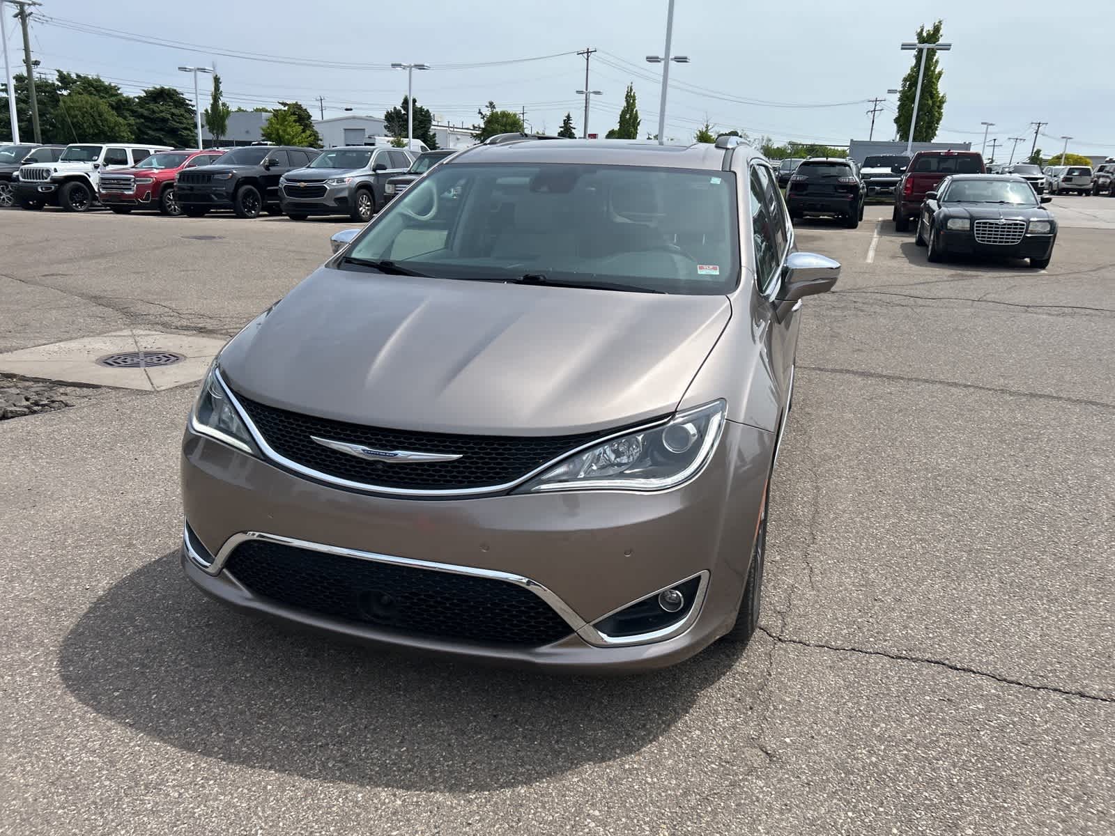2018 Chrysler Pacifica Limited 4