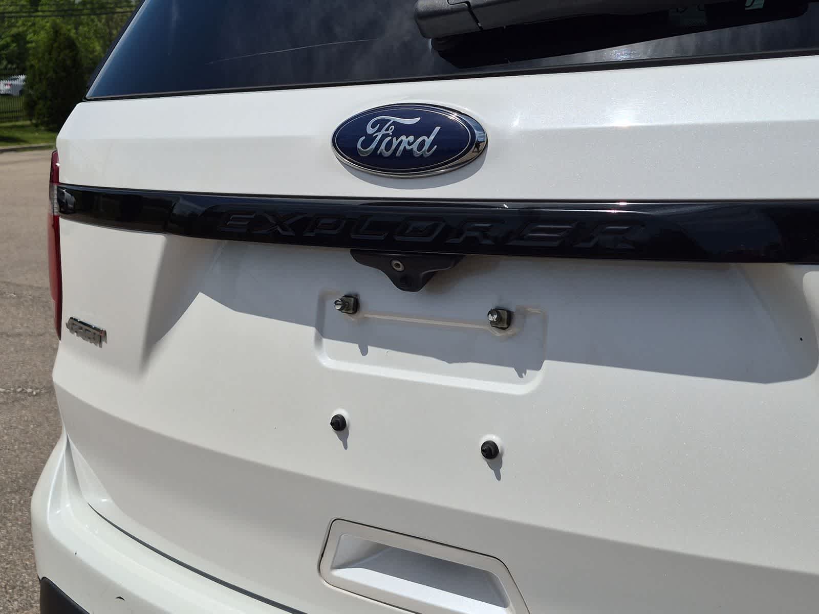 Thumbnail: 2016 Ford Explorer - 20
