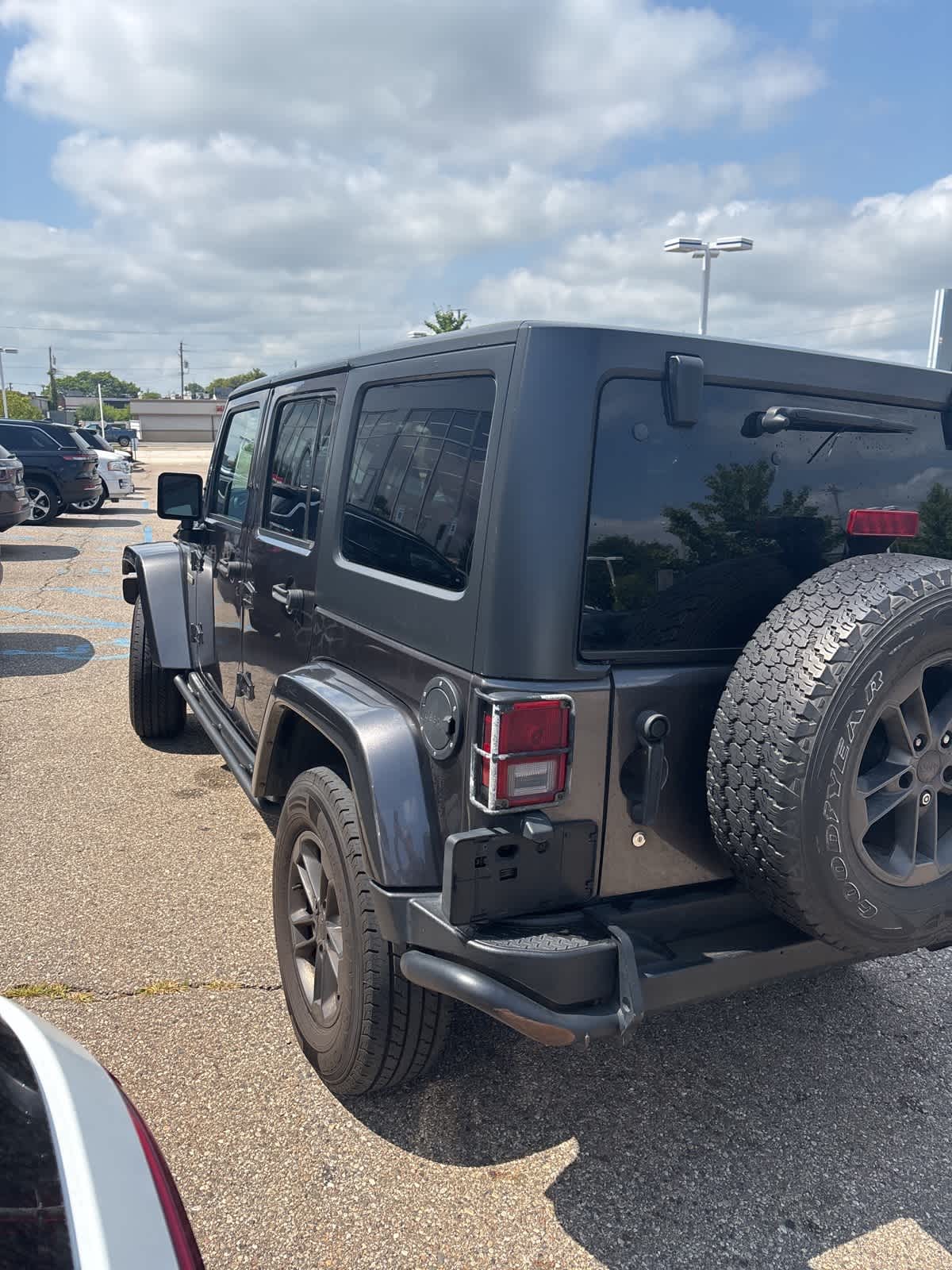 Thumbnail: 2018 Jeep Wrangler - 17