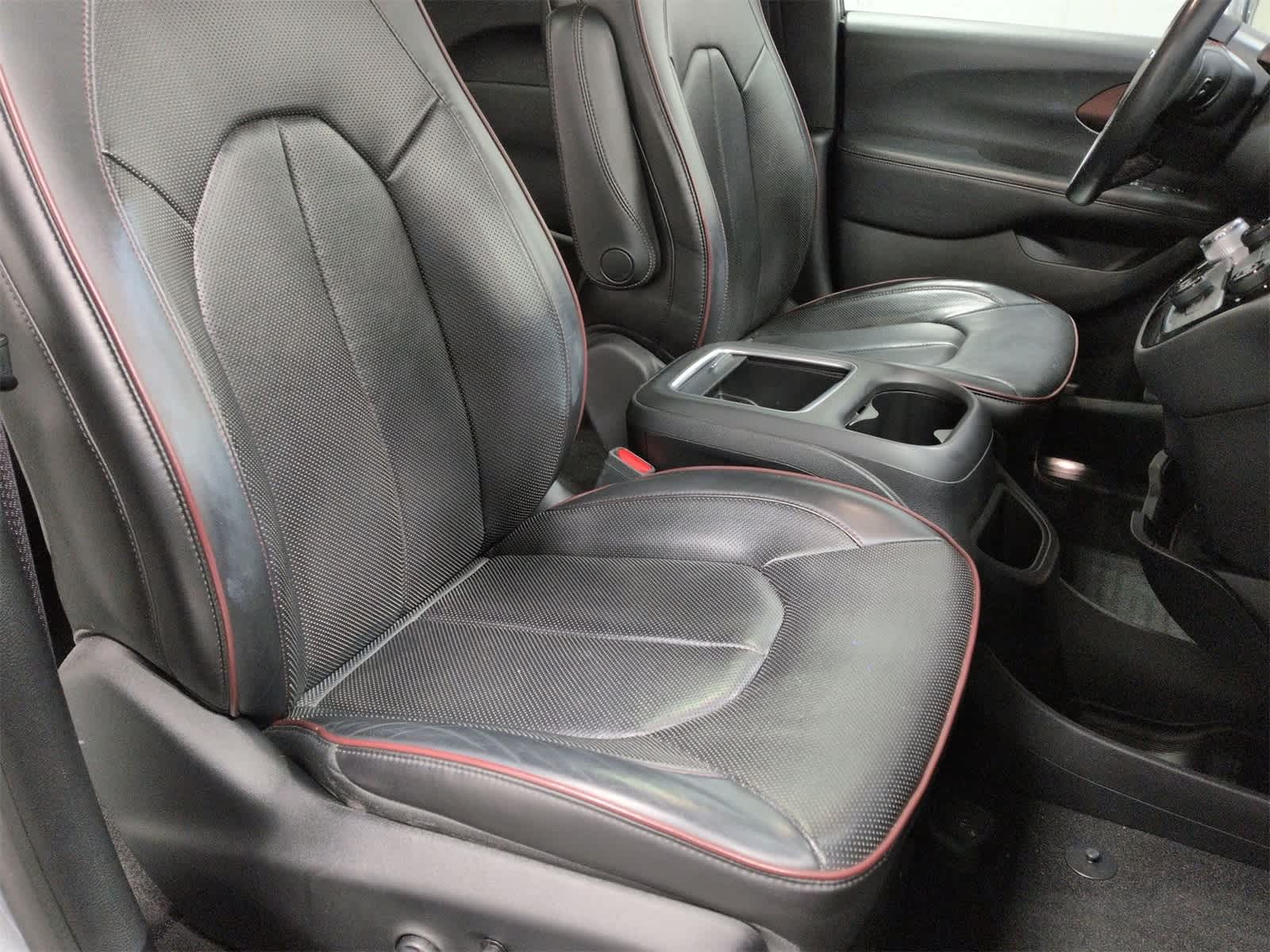 Thumbnail: 2020 Chrysler Pacifica - 24