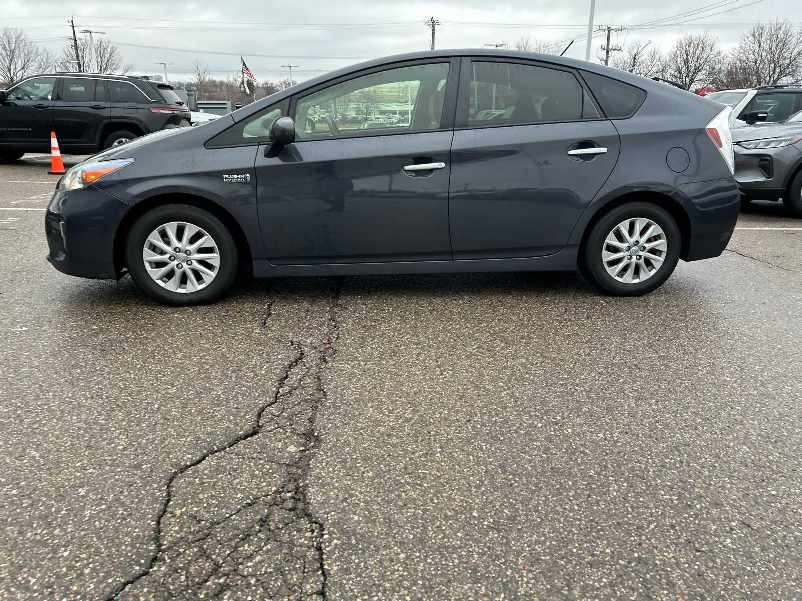 Thumbnail: 2015 Toyota Prius - 25