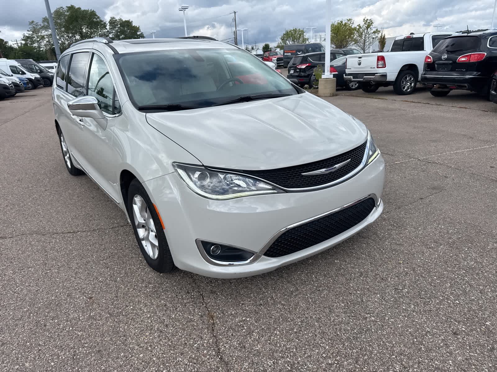 Thumbnail: 2020 Chrysler Pacifica - 7