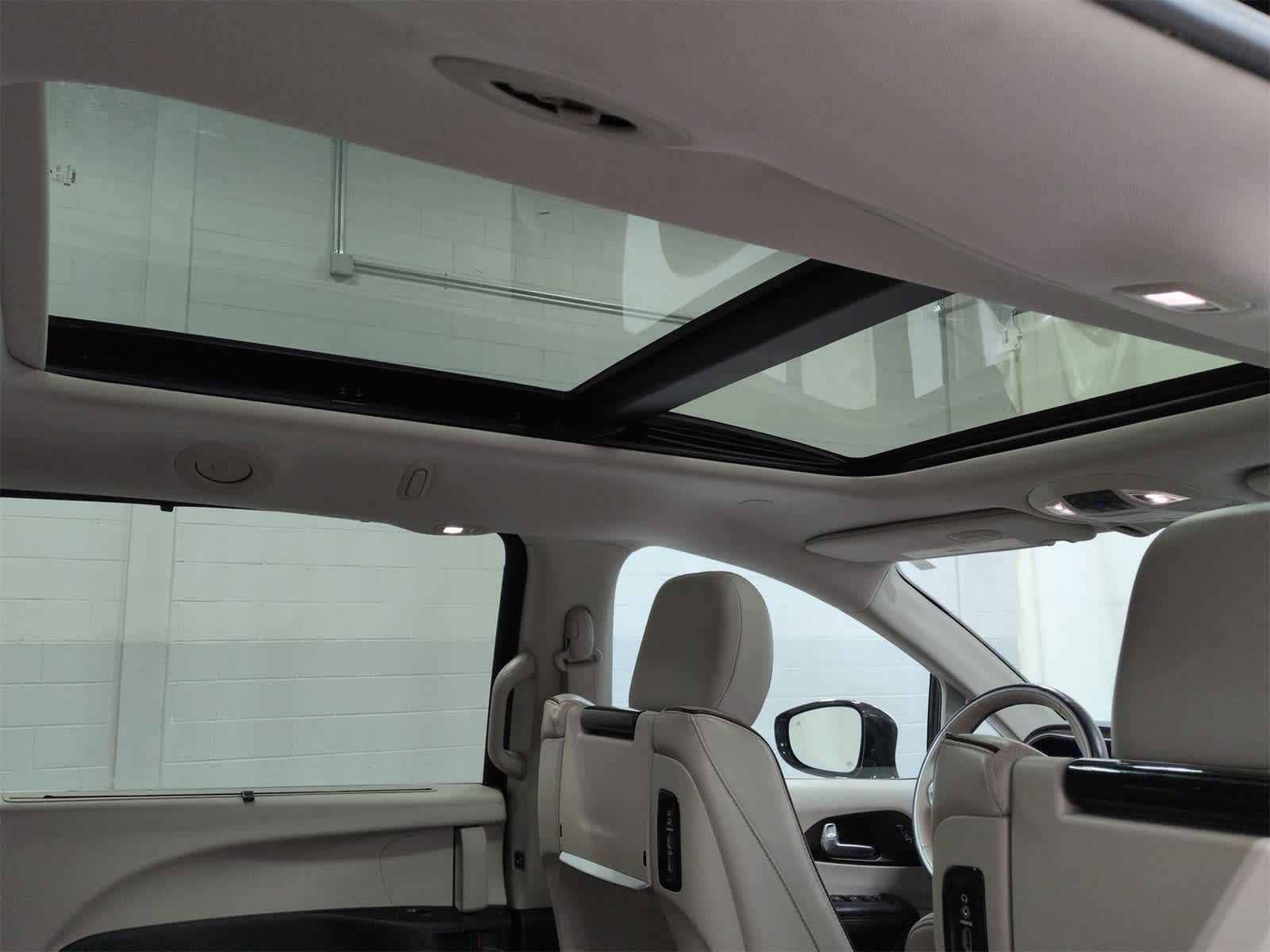 Thumbnail: 2017 Chrysler Pacifica - 24