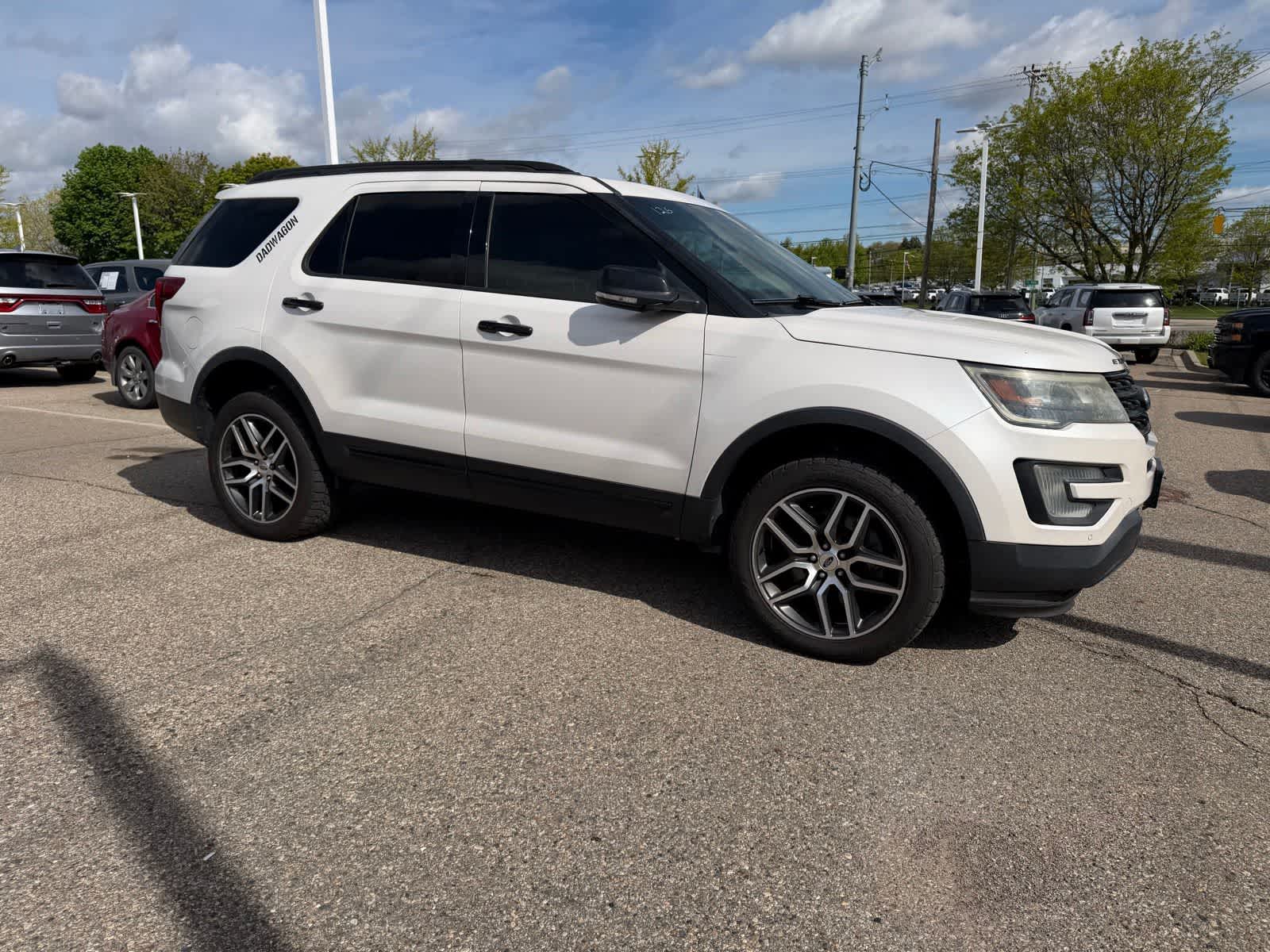 Thumbnail: 2016 Ford Explorer - 8