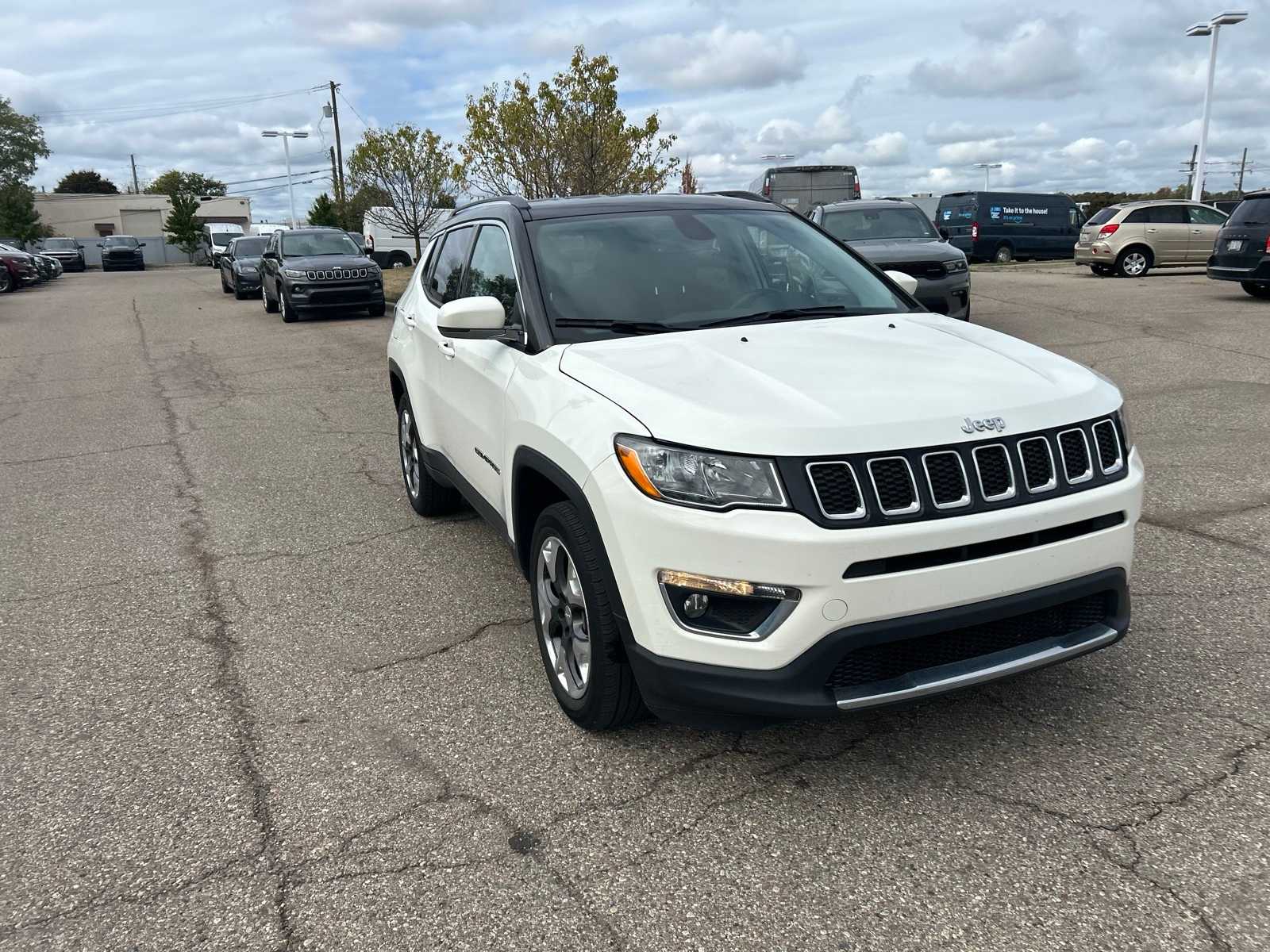 Thumbnail: 2019 Jeep Compass - 8