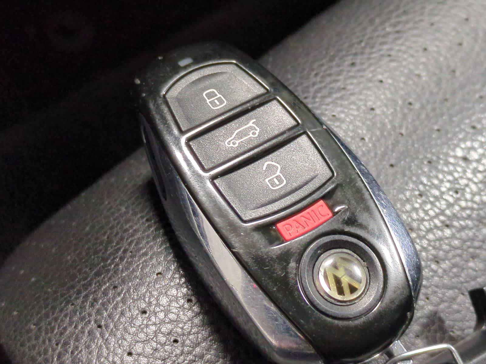 Thumbnail: 2014 Volkswagen Touareg - 34