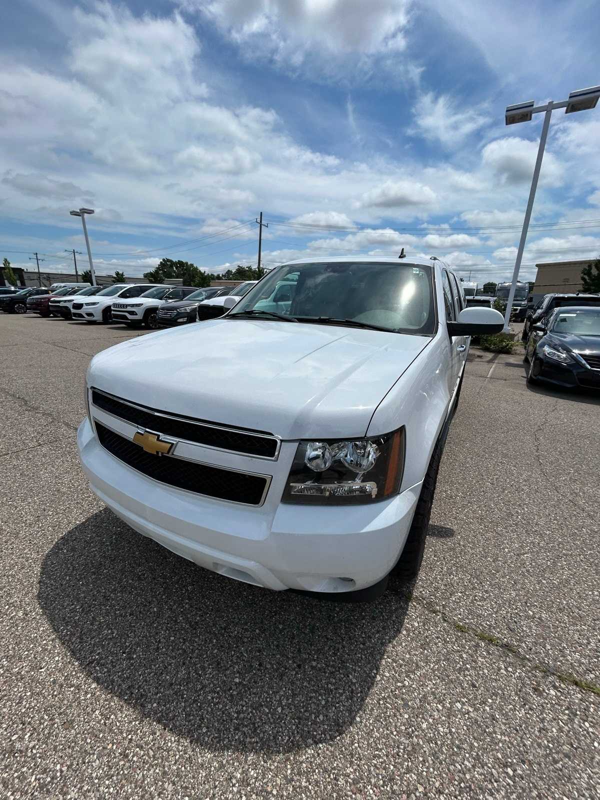 Thumbnail: 2008 Chevrolet Suburban - 5