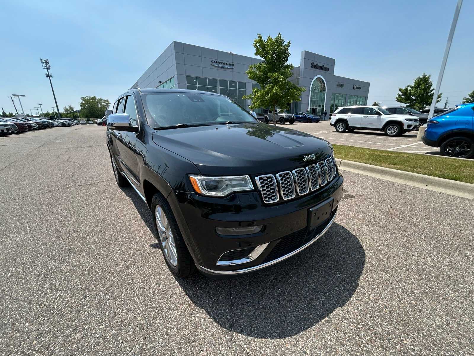 Thumbnail: 2017 Jeep Grand Cherokee - 9