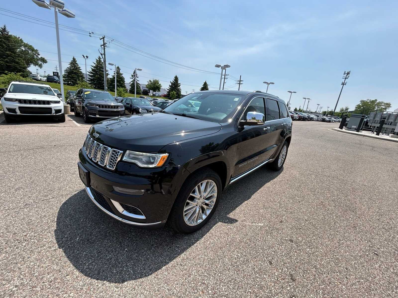 Thumbnail: 2017 Jeep Grand Cherokee - 1
