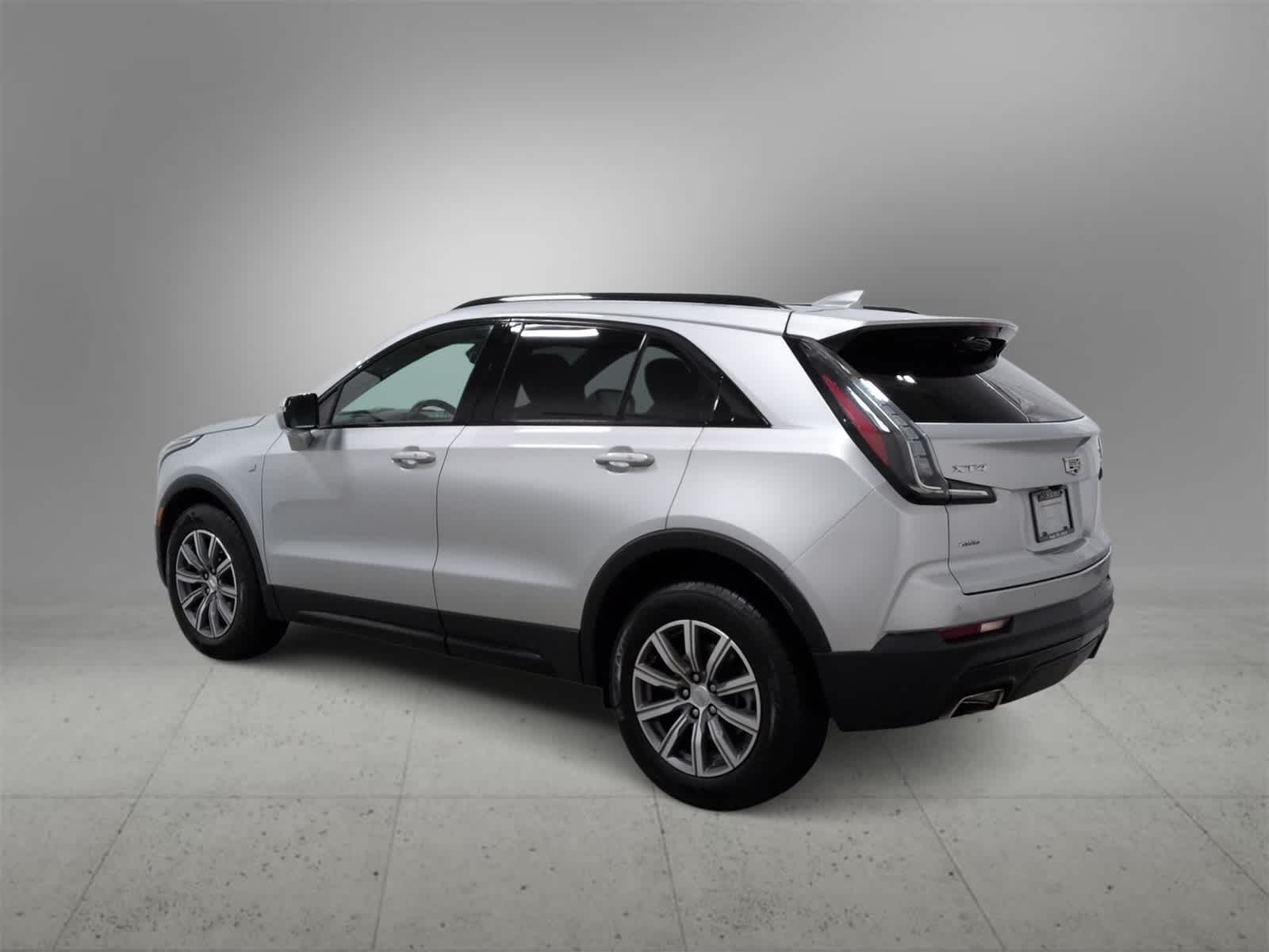 Thumbnail: 2022 Cadillac XT4 - 6