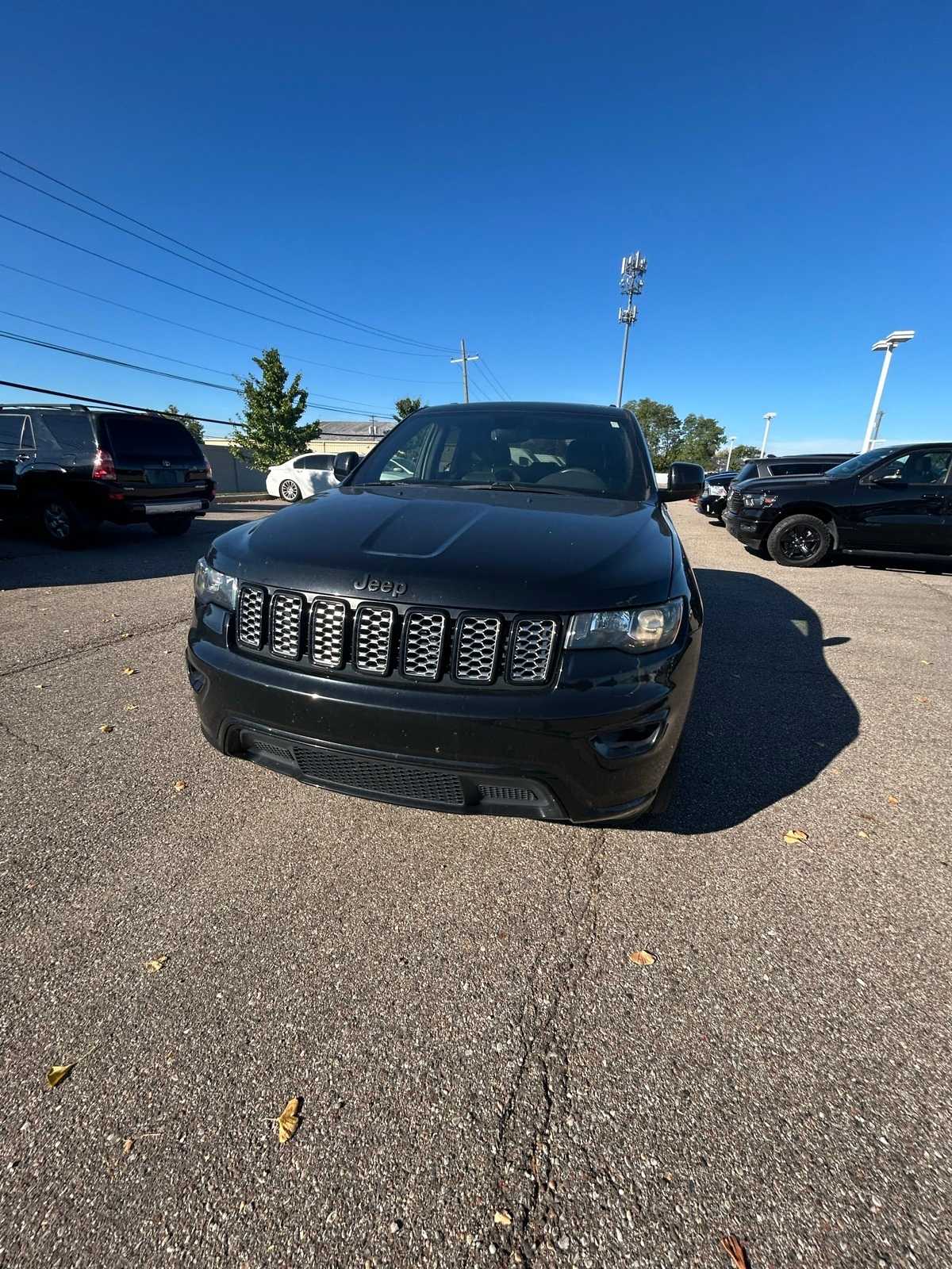 Thumbnail: 2019 Jeep Grand Cherokee - 4