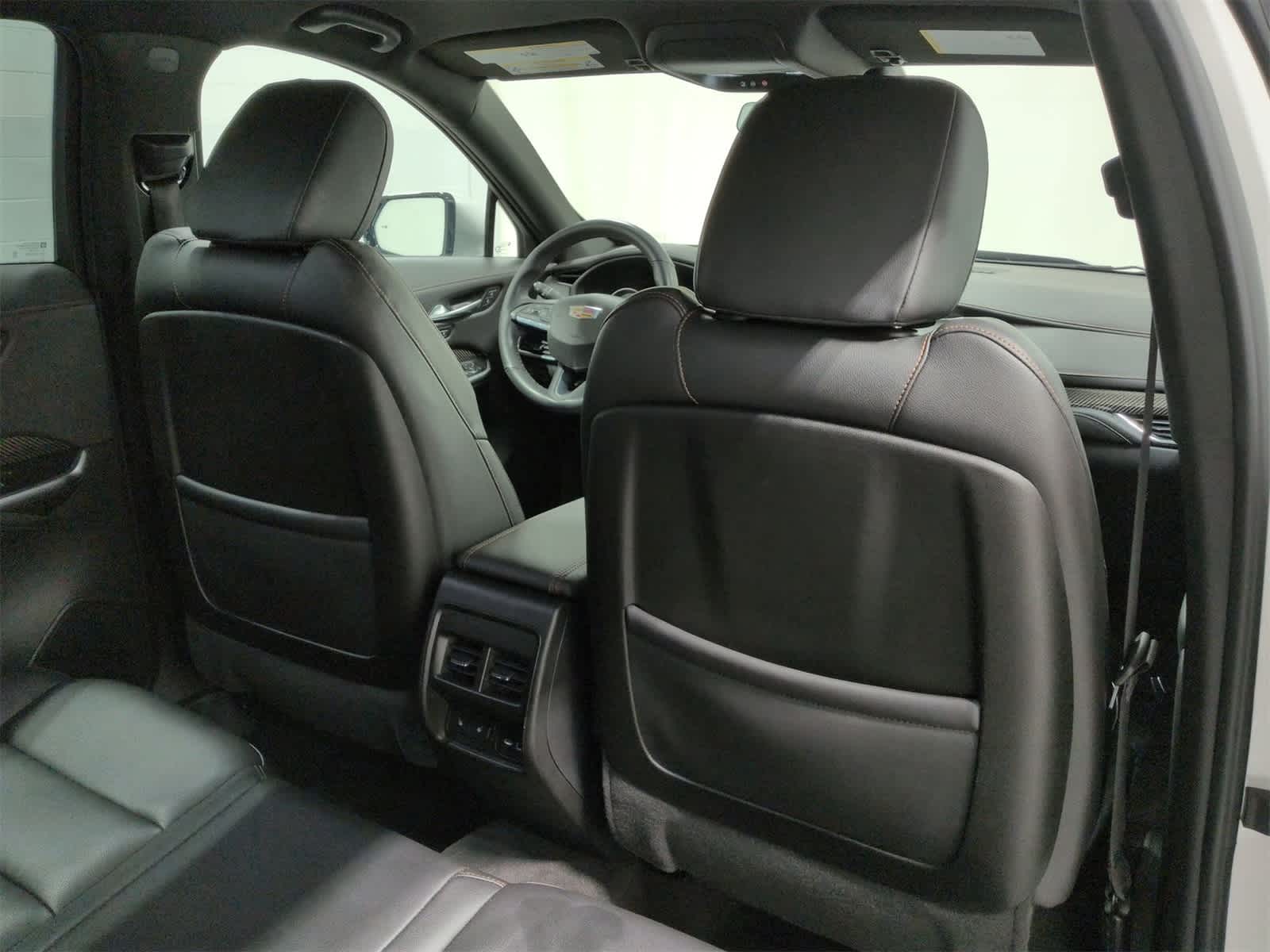 Thumbnail: 2022 Cadillac XT4 - 19