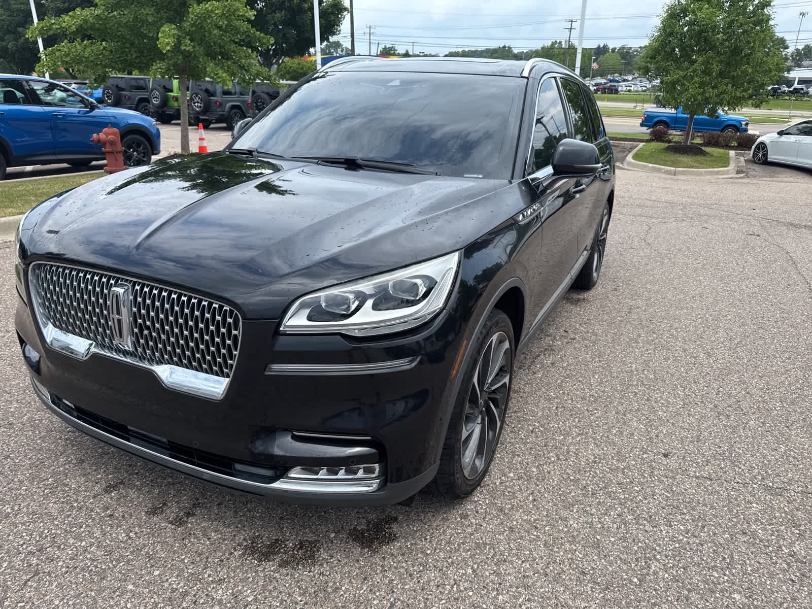 Thumbnail: 2020 Lincoln Aviator - 2