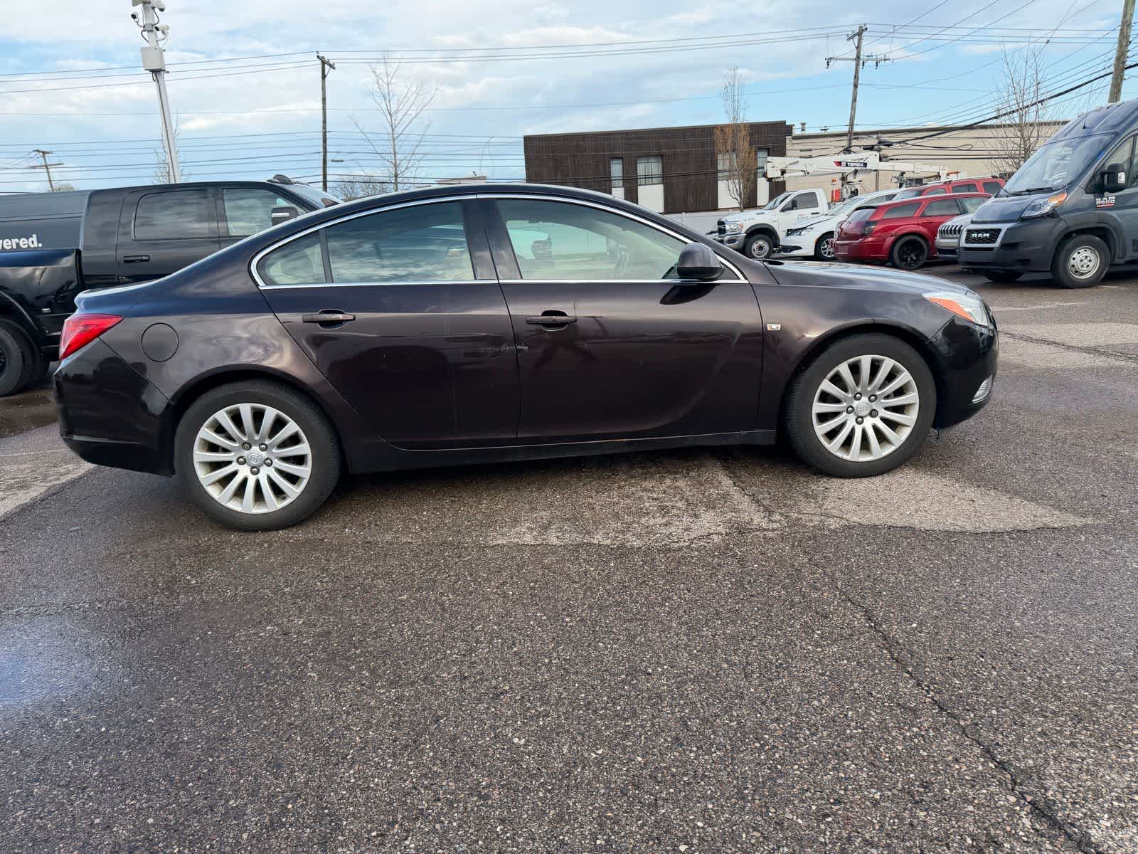 Thumbnail: 2011 Buick Regal - 12