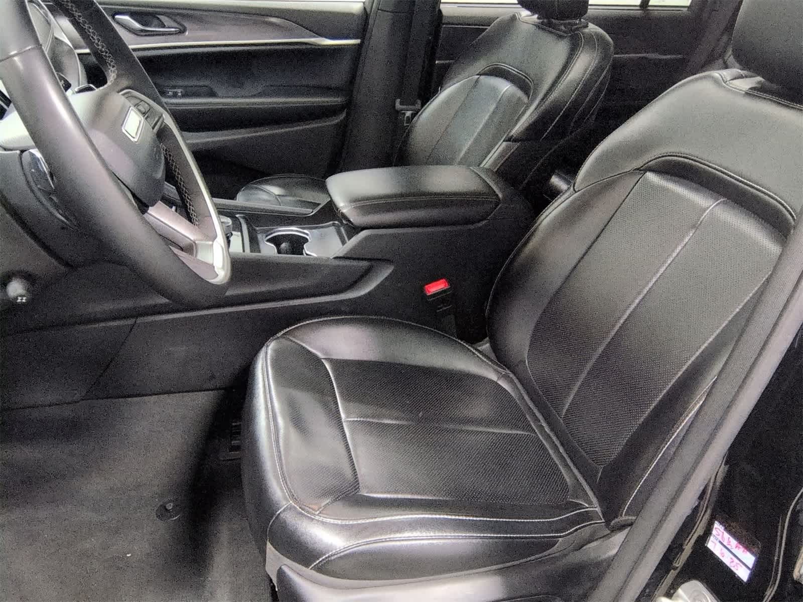 Thumbnail: 2024 Jeep Grand Cherokee L - 17