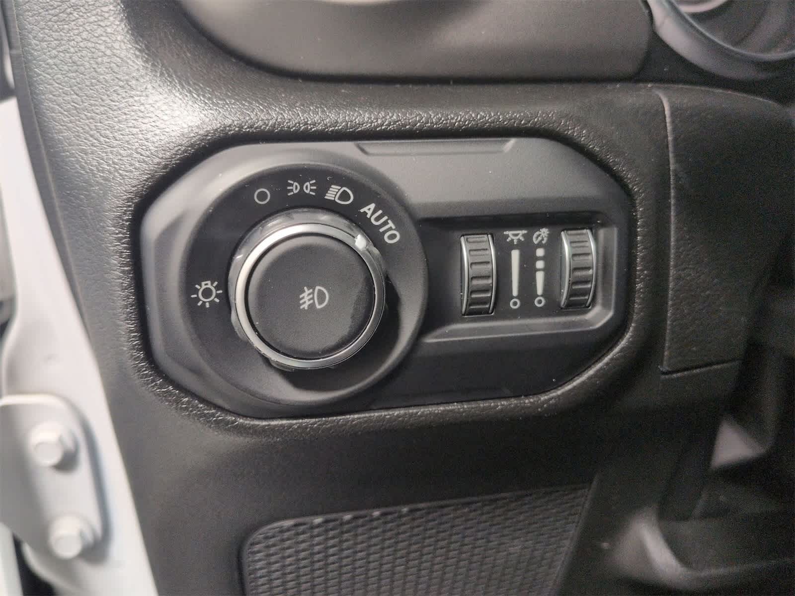 Thumbnail: 2022 Jeep Wrangler - 17