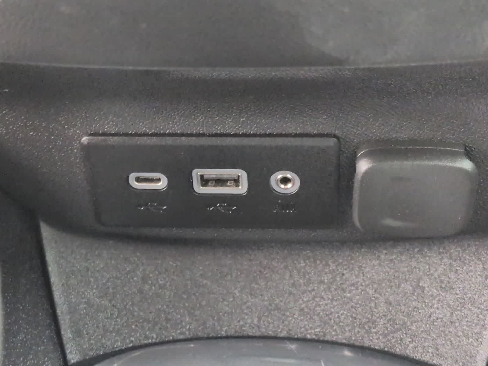 Thumbnail: 2023 Chevrolet Malibu - 31