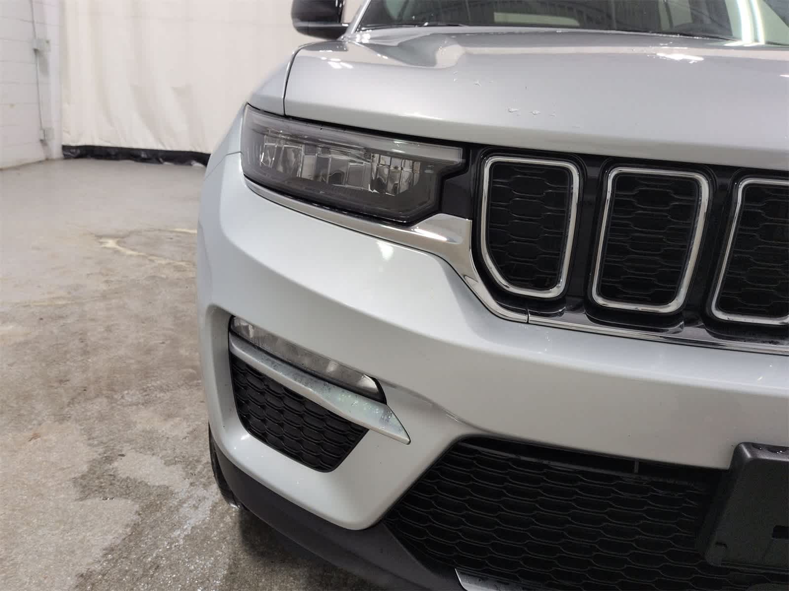 Thumbnail: 2023 Jeep Grand Cherokee - 11