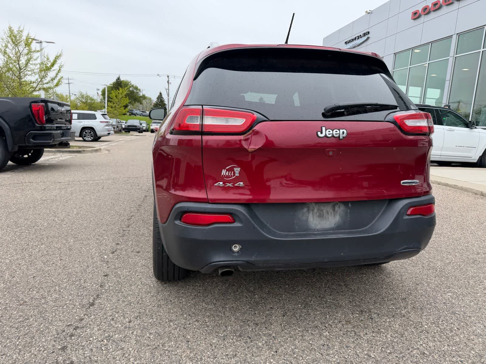 Thumbnail: 2015 Jeep Cherokee - 23