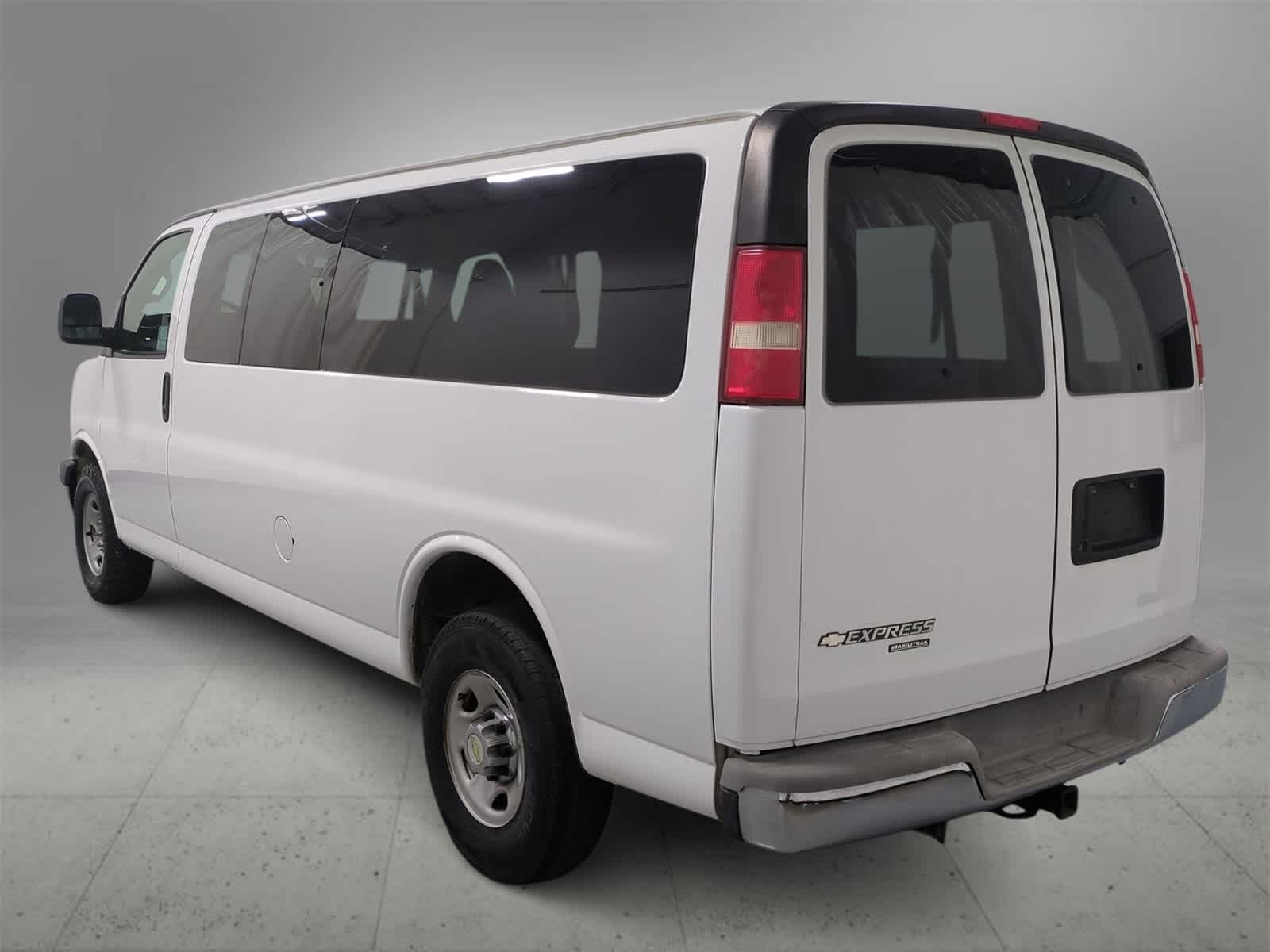 Thumbnail: 2016 Chevrolet Express - 6