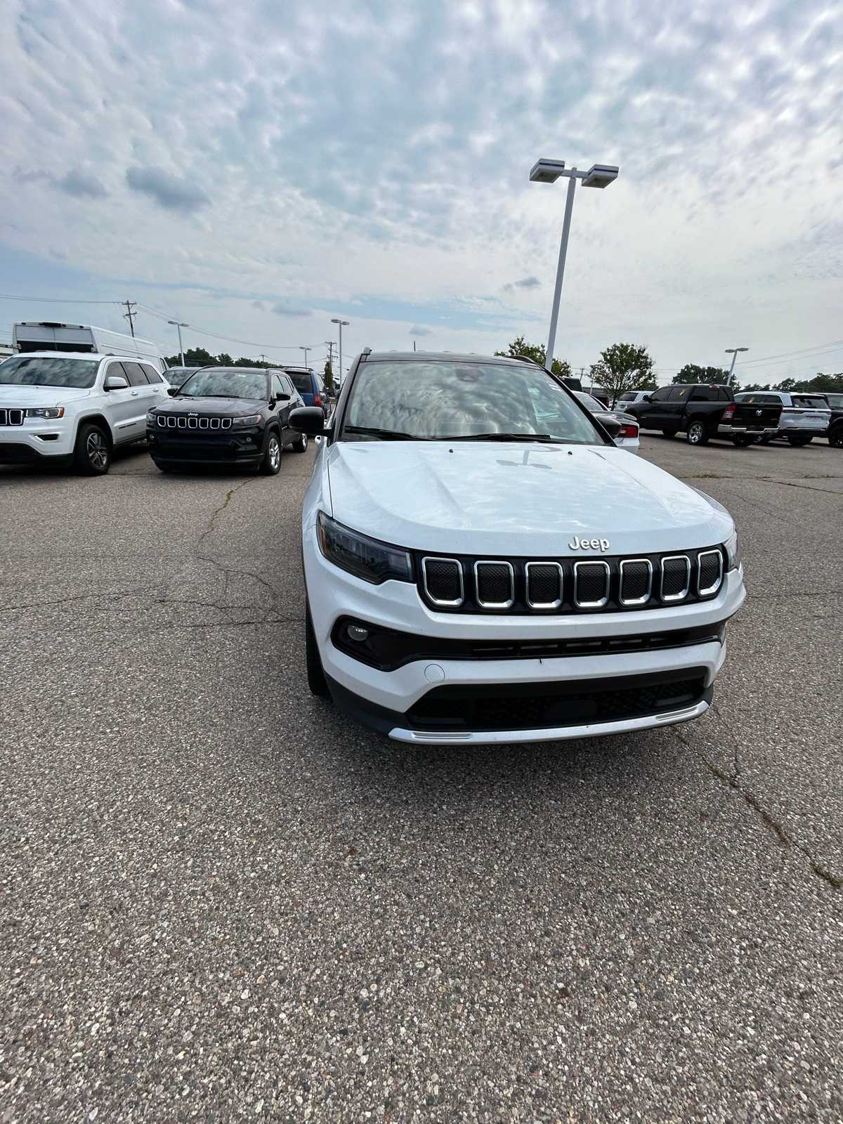 Thumbnail: 2022 Jeep Compass - 4