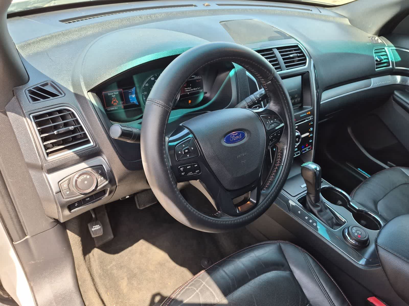 Thumbnail: 2016 Ford Explorer - 10