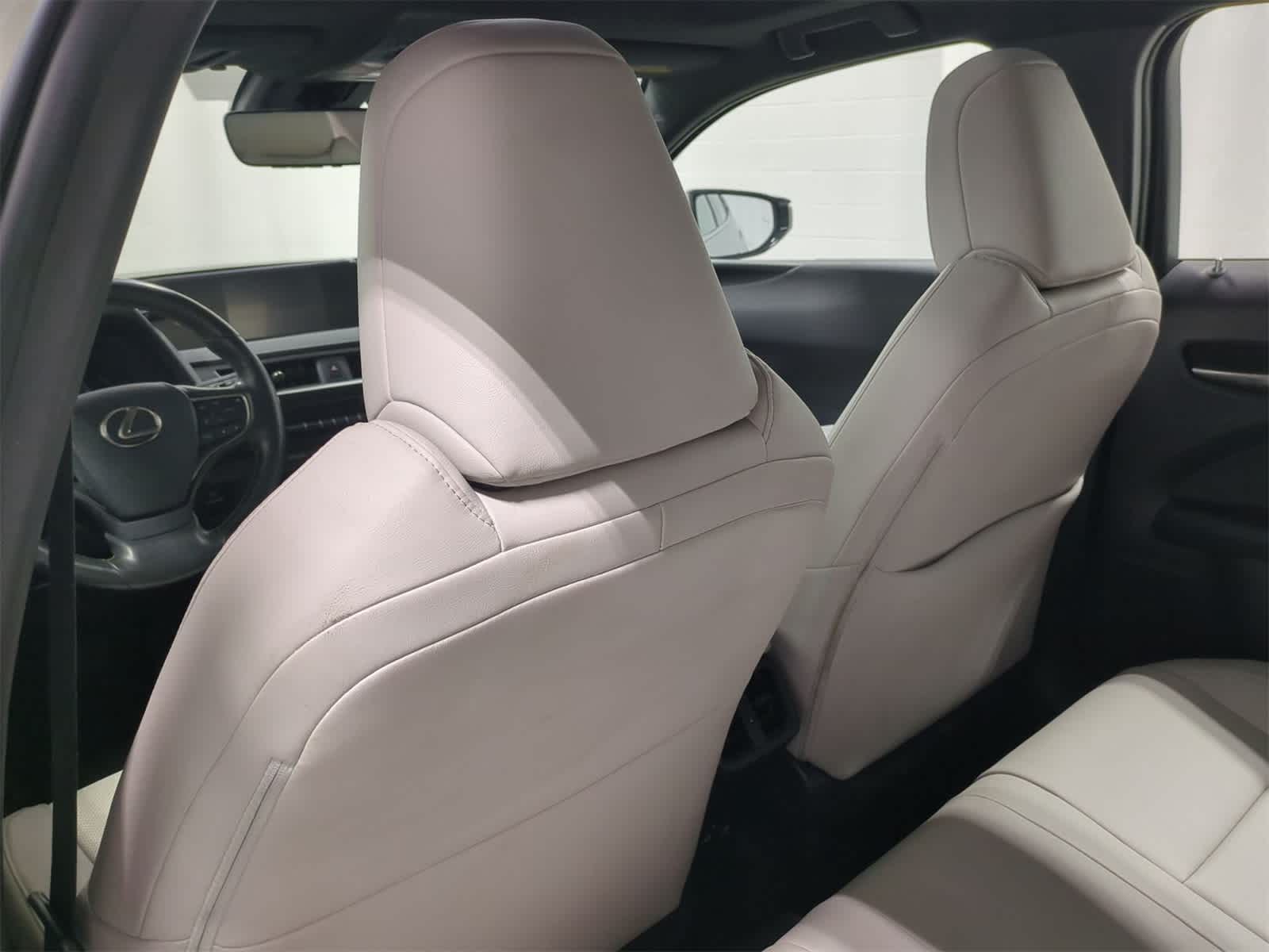 Thumbnail: 2020 Lexus UX - 18