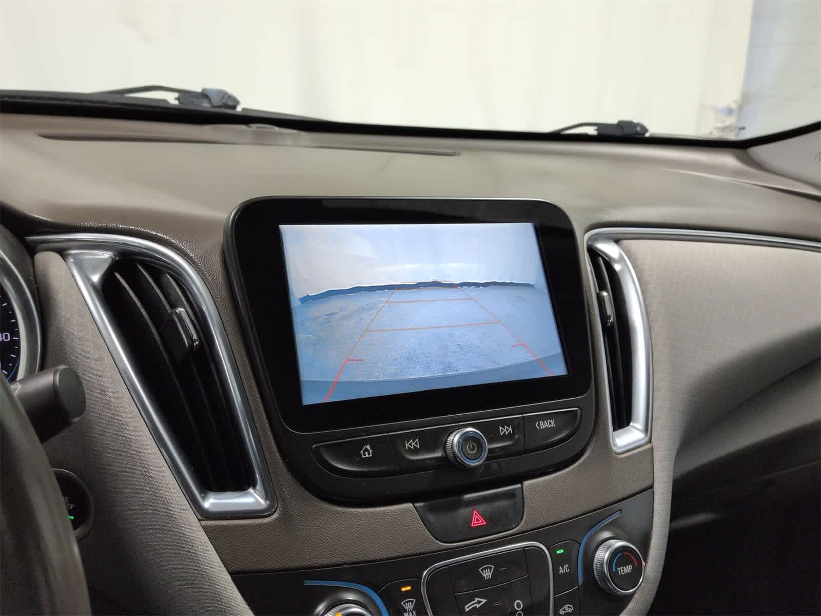 Thumbnail: 2018 Chevrolet Malibu - 29