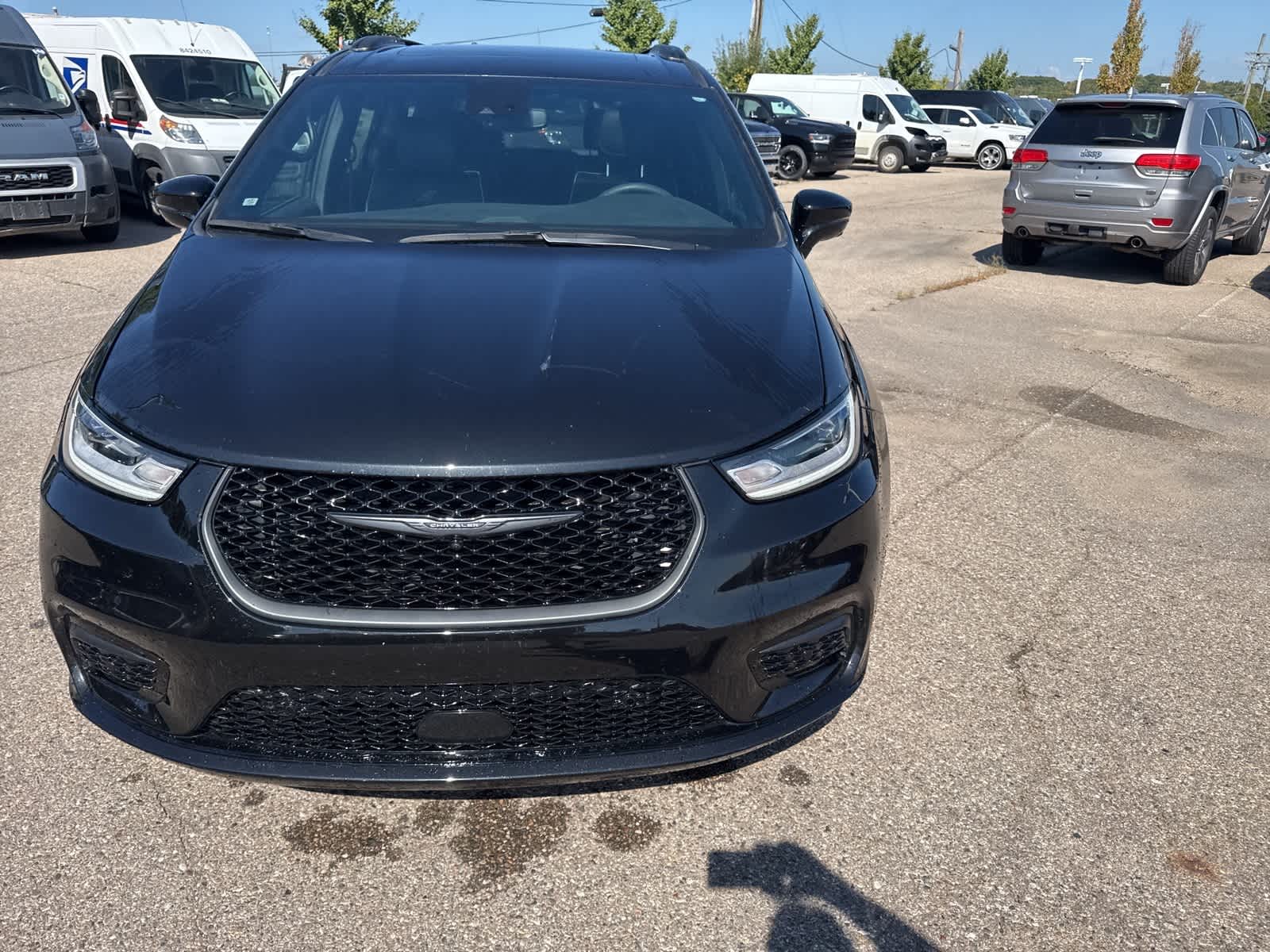 2023 Chrysler Pacifica Limited photo 4