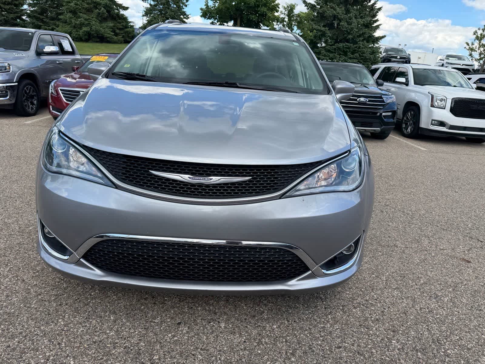 Thumbnail: 2018 Chrysler Pacifica - 7