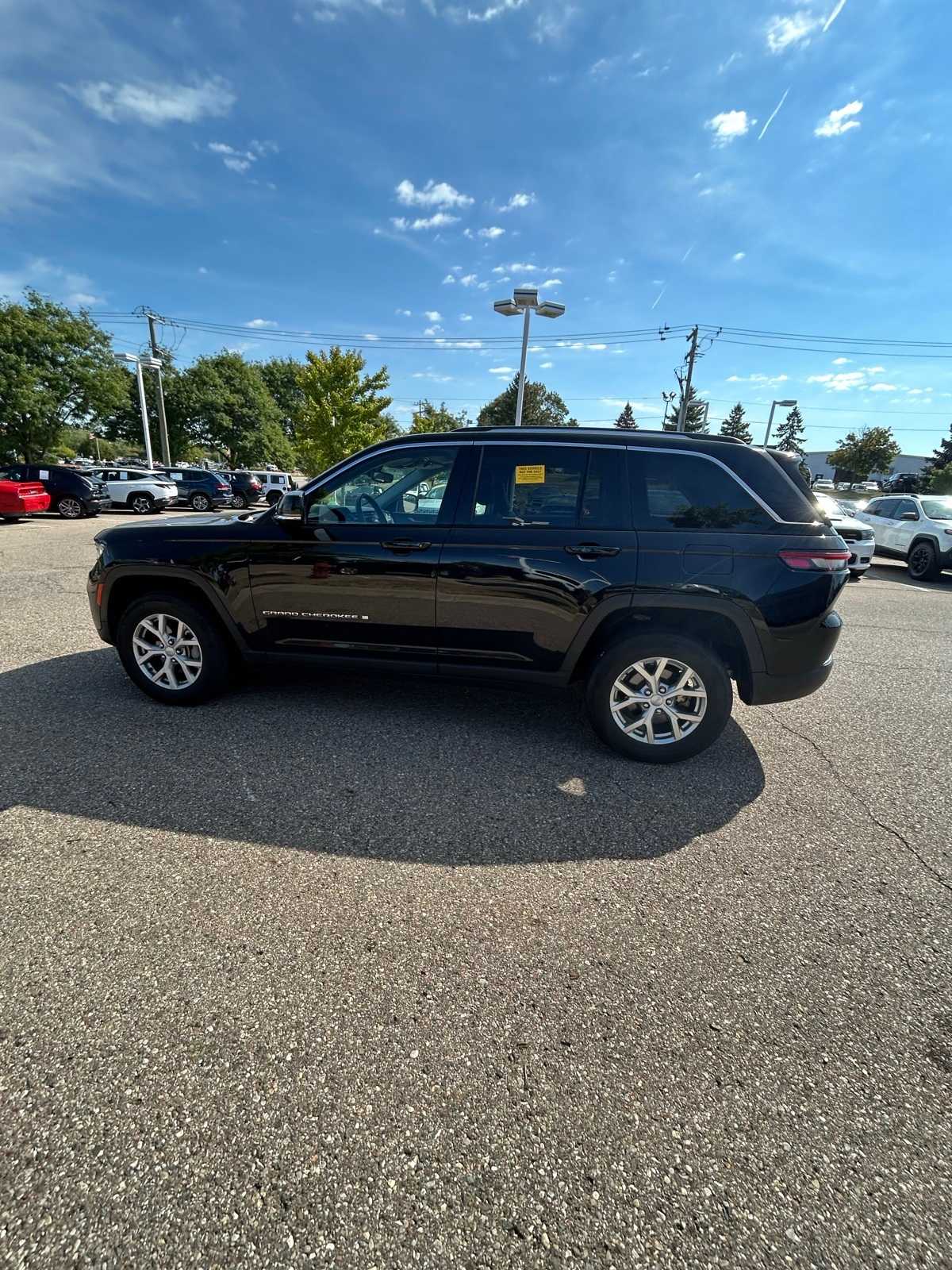 Thumbnail: 2022 Jeep Grand Cherokee - 26