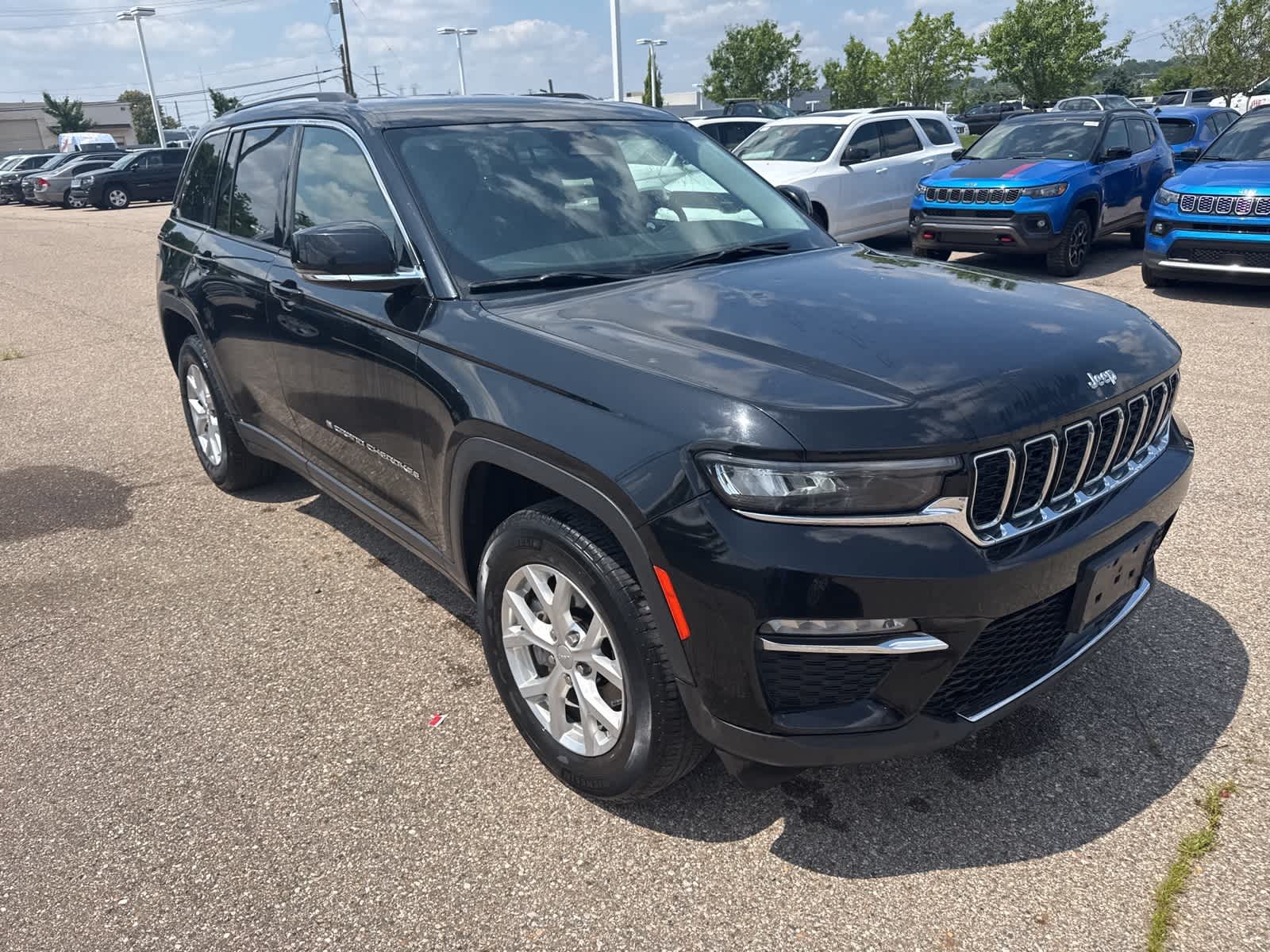 Thumbnail: 2023 Jeep Grand Cherokee - 7