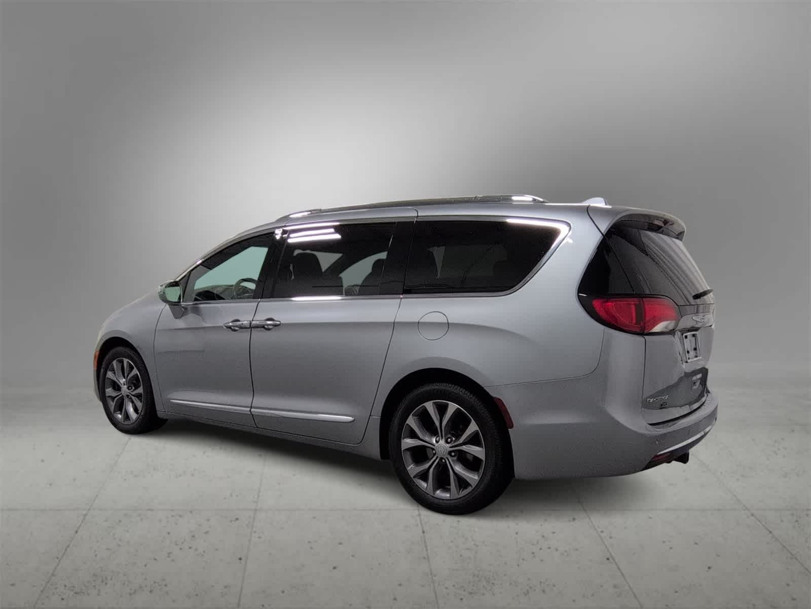 Thumbnail: 2020 Chrysler Pacifica - 6