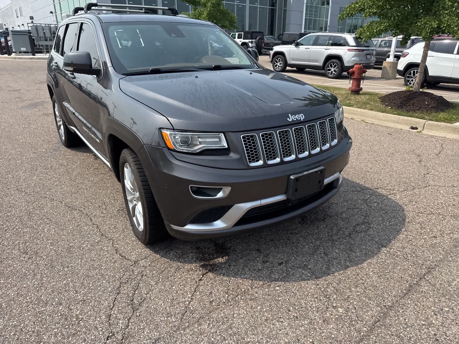 Thumbnail: 2015 Jeep Grand Cherokee - 8