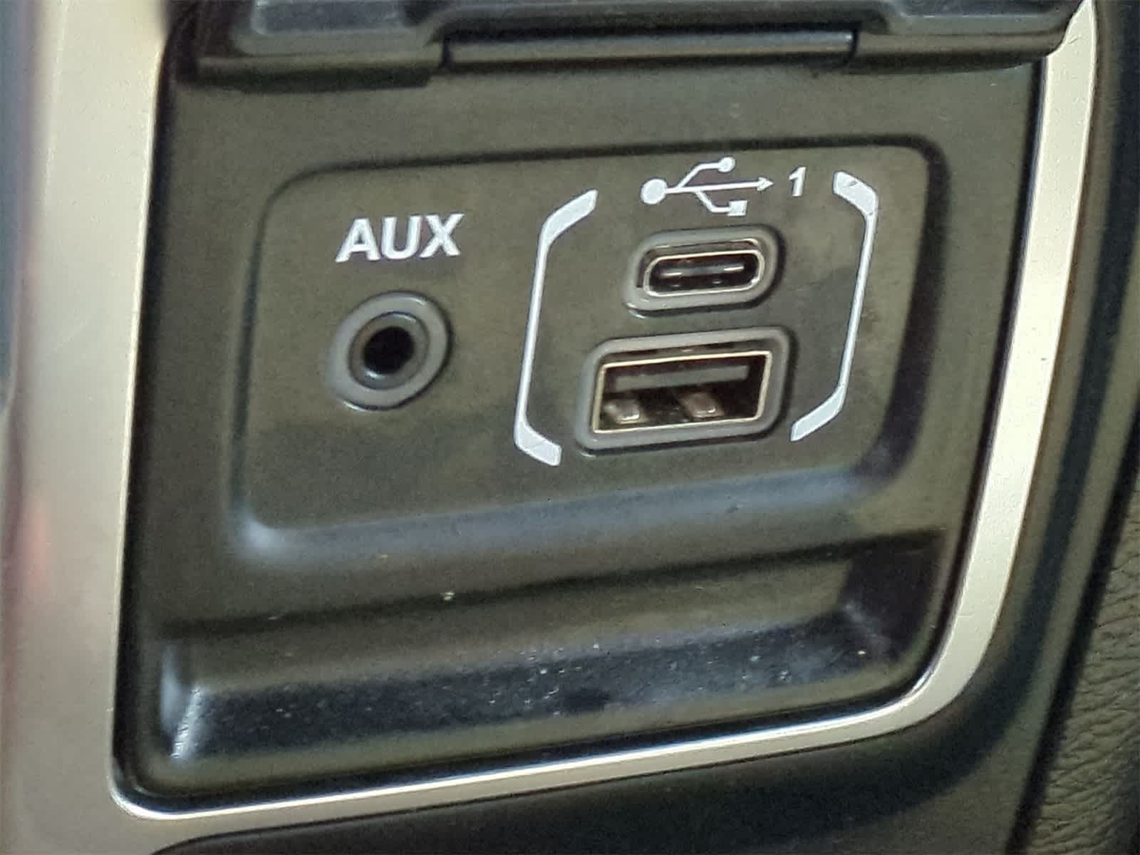 Thumbnail: 2018 Jeep Wrangler - 31