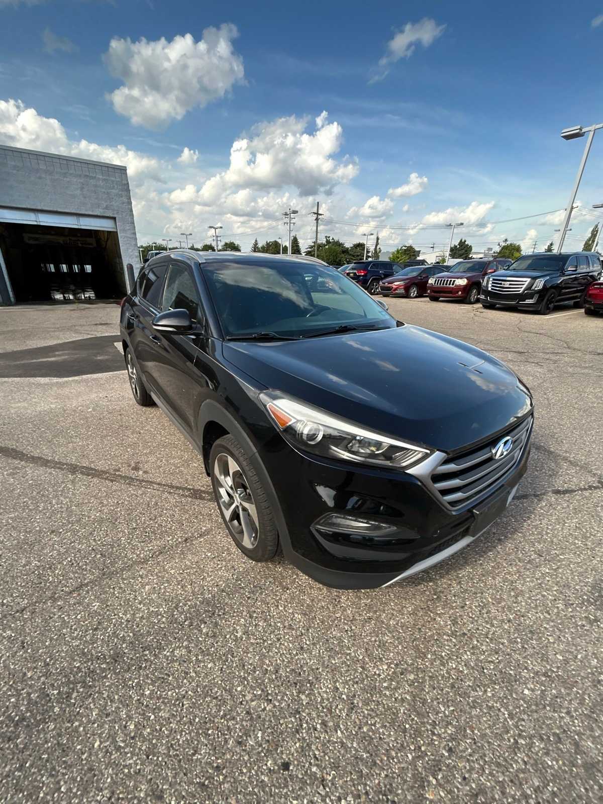 Thumbnail: 2017 Hyundai Tucson - 9
