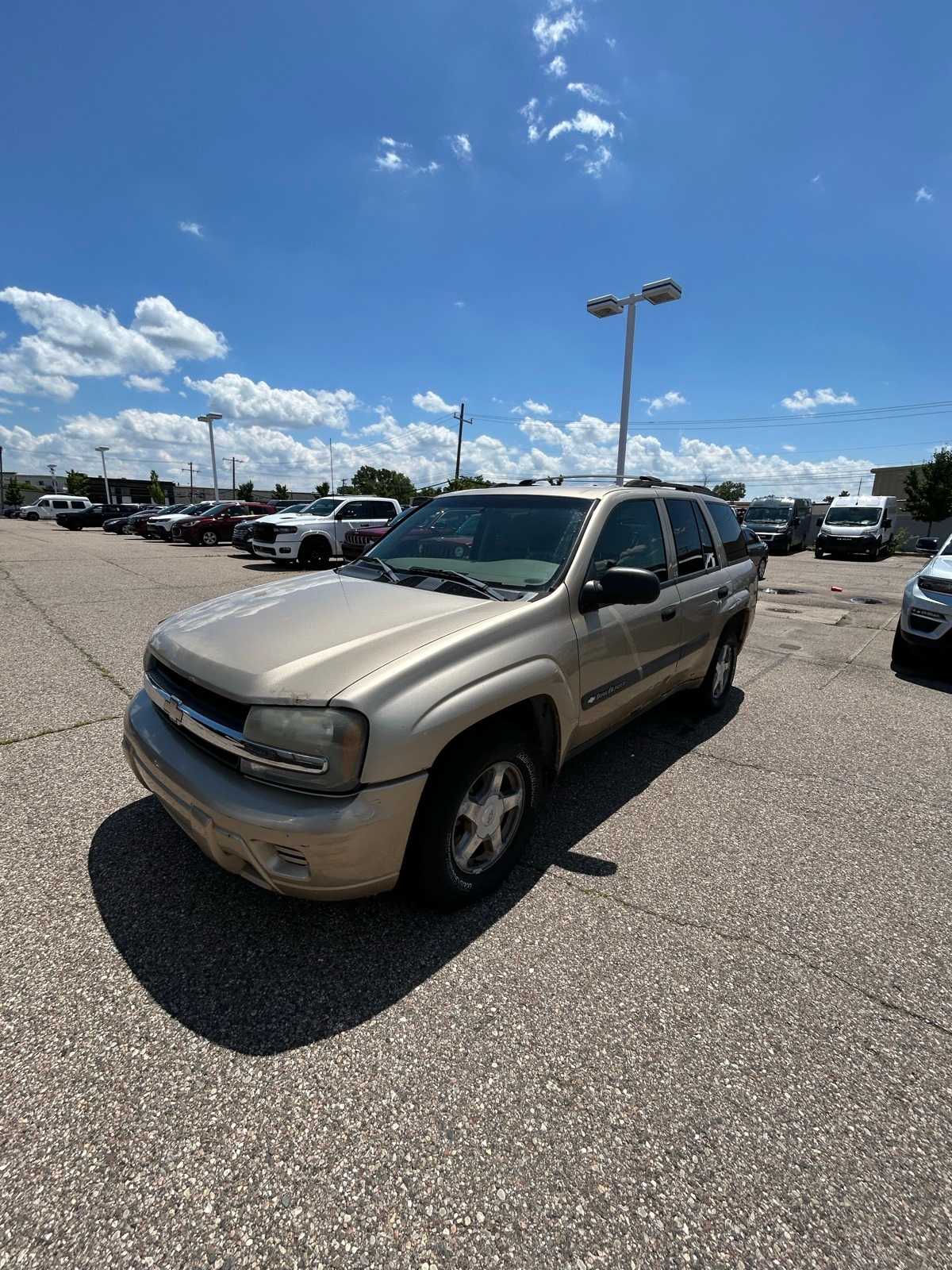 Thumbnail: 2004 Chevrolet TrailBlazer - 2
