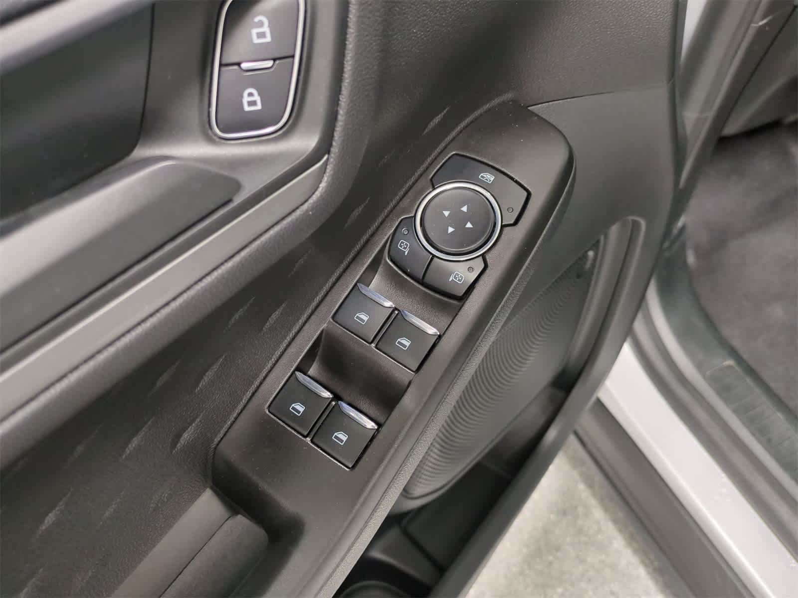 Thumbnail: 2020 Ford Escape - 18