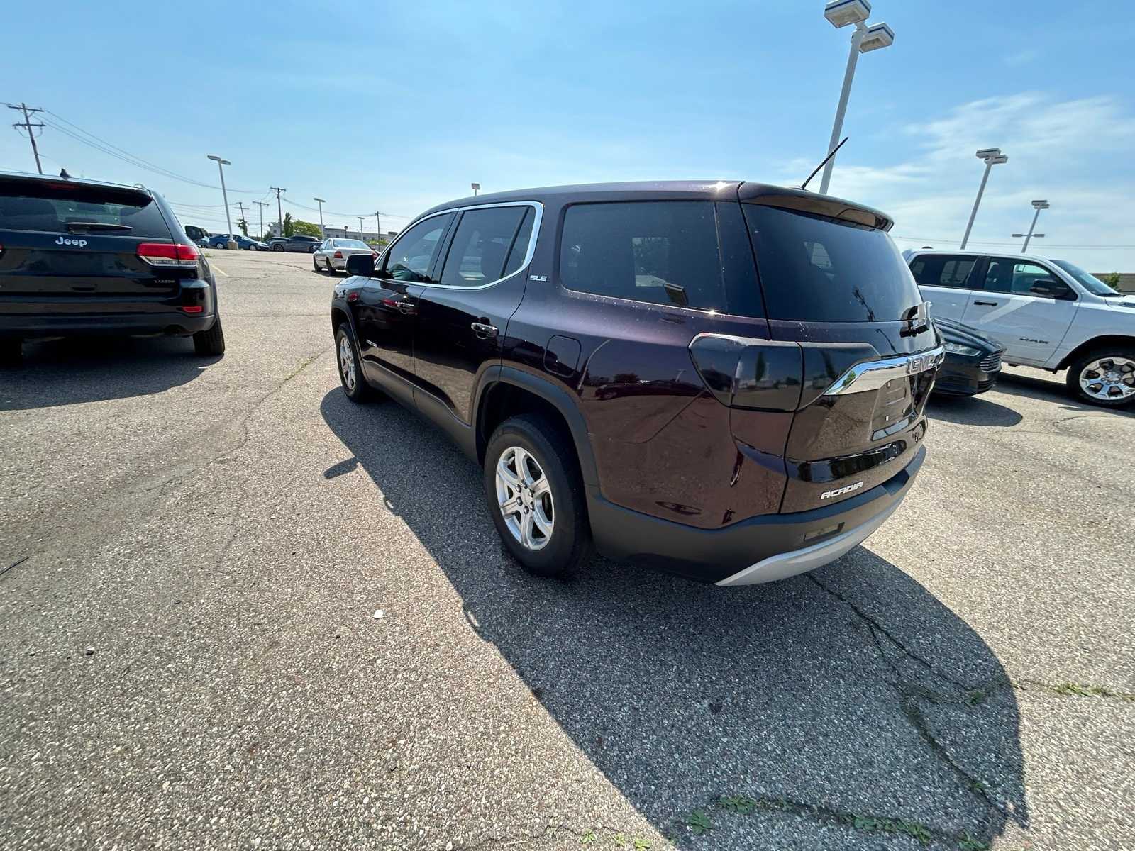 2017 GMC Acadia SLE 23
