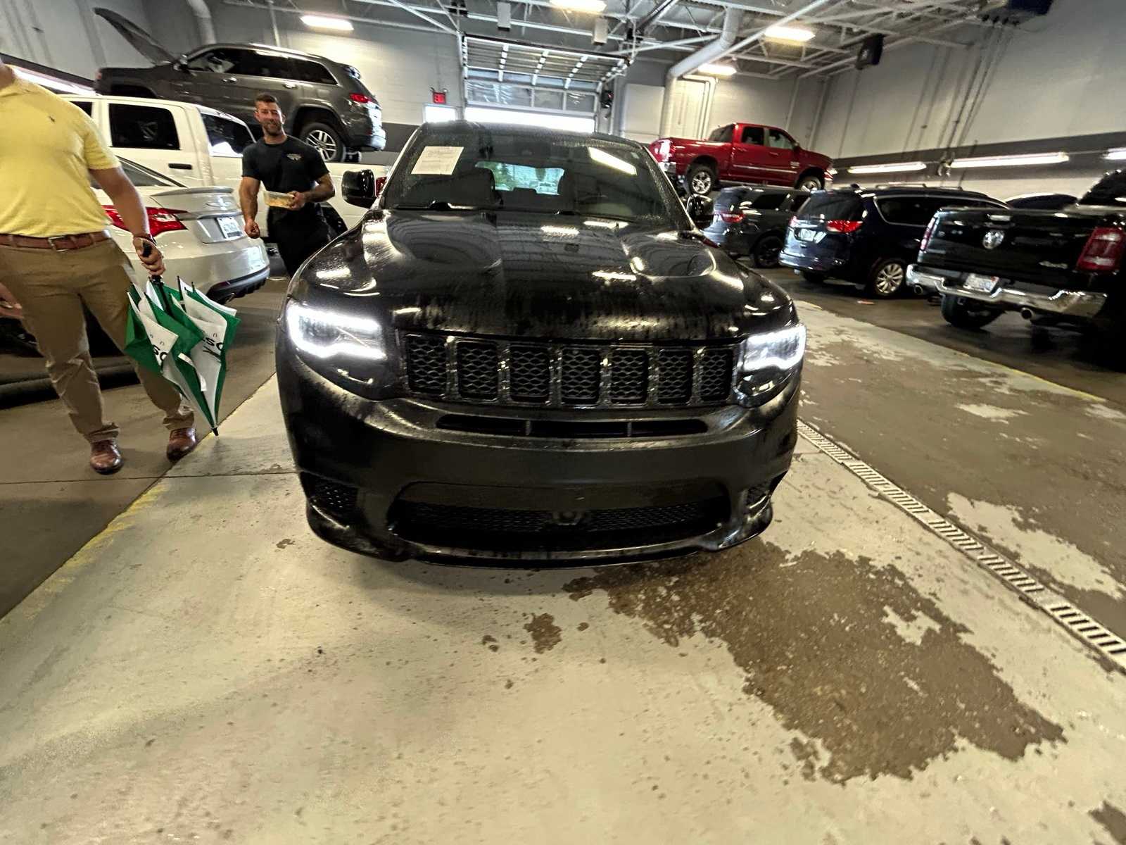 Thumbnail: 2020 Jeep Grand Cherokee - 7